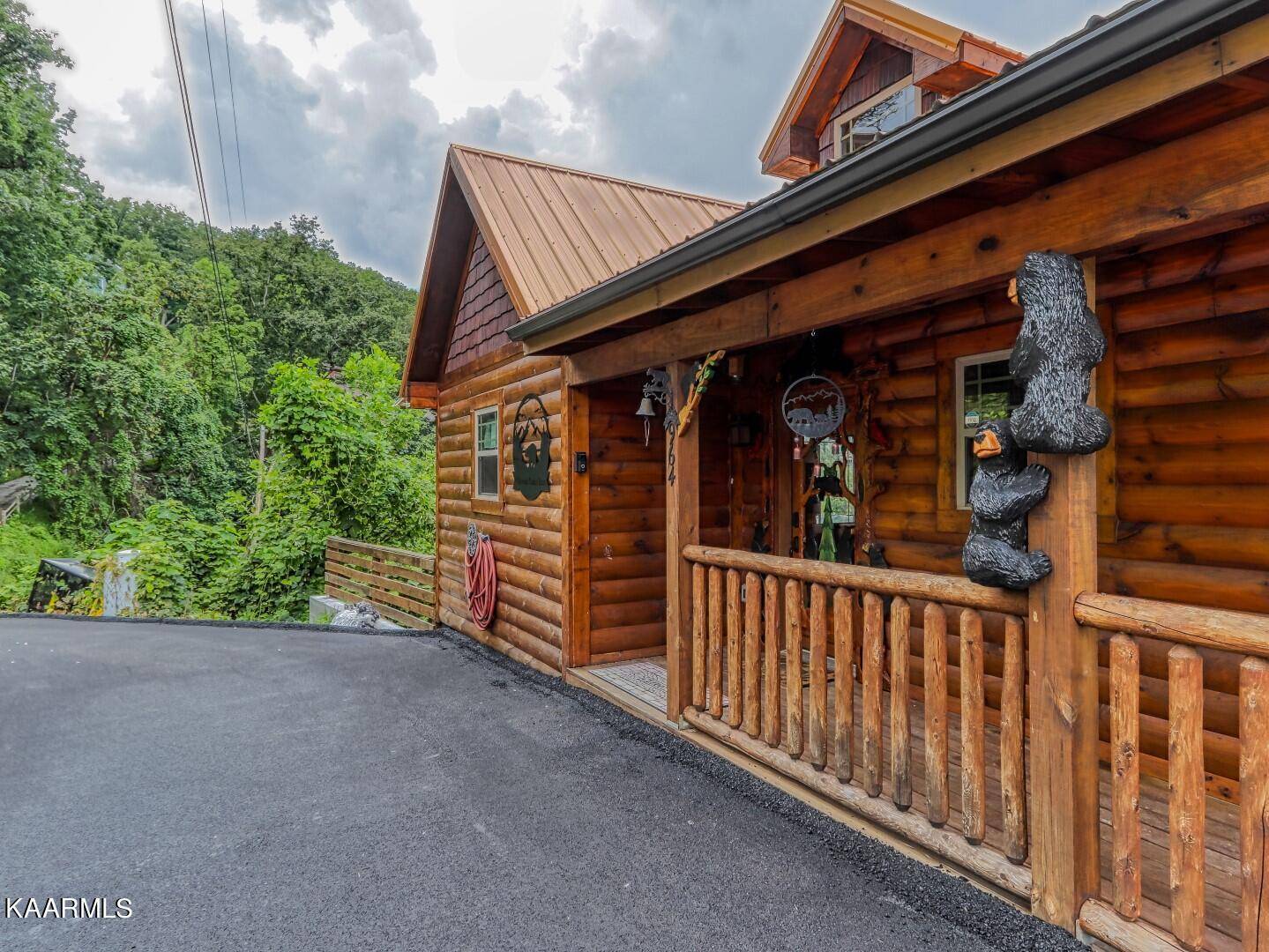 Gatlinburg, TN 37738,964 Village Loop Rd