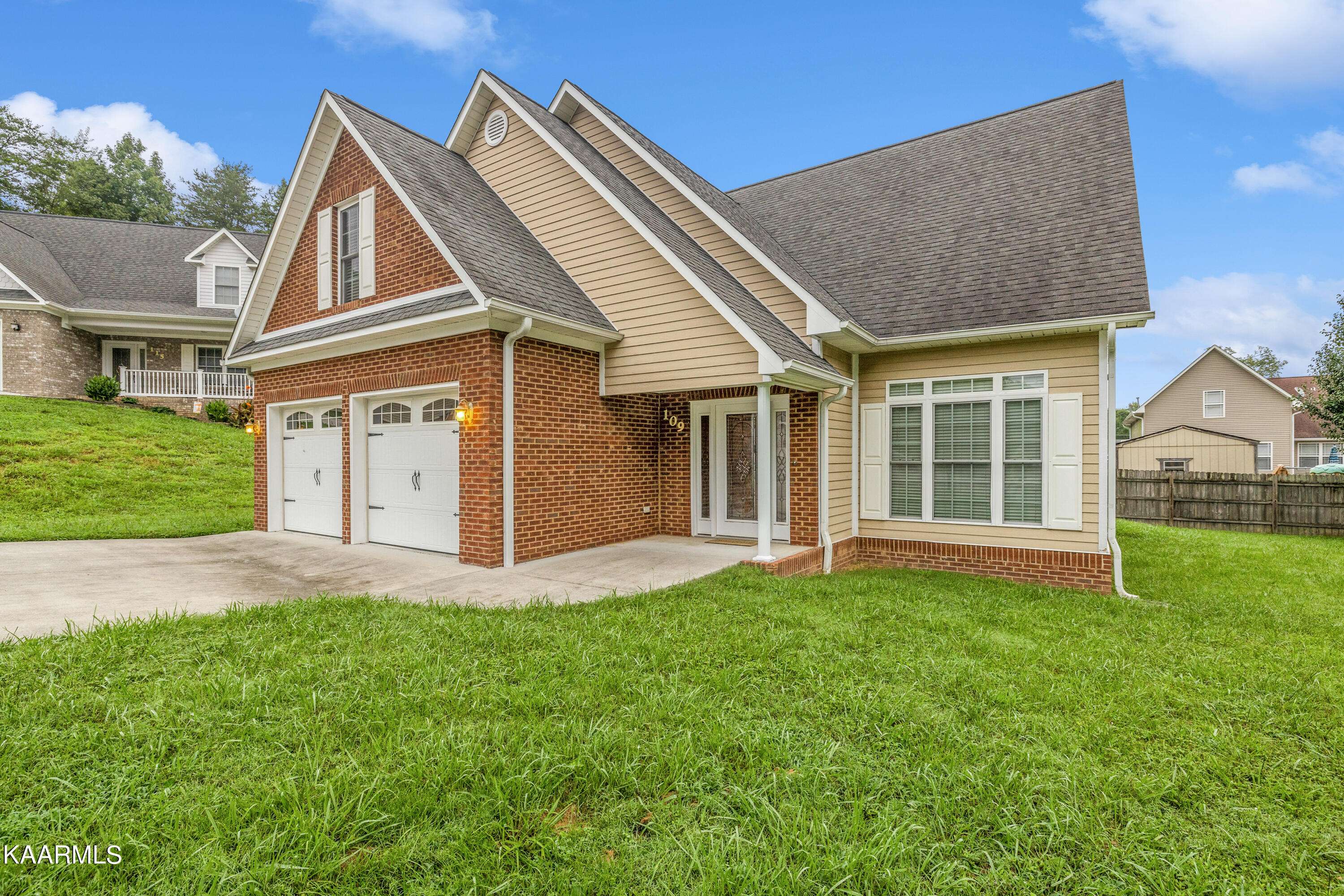 Oliver Springs, TN 37840,109 Robinson CT