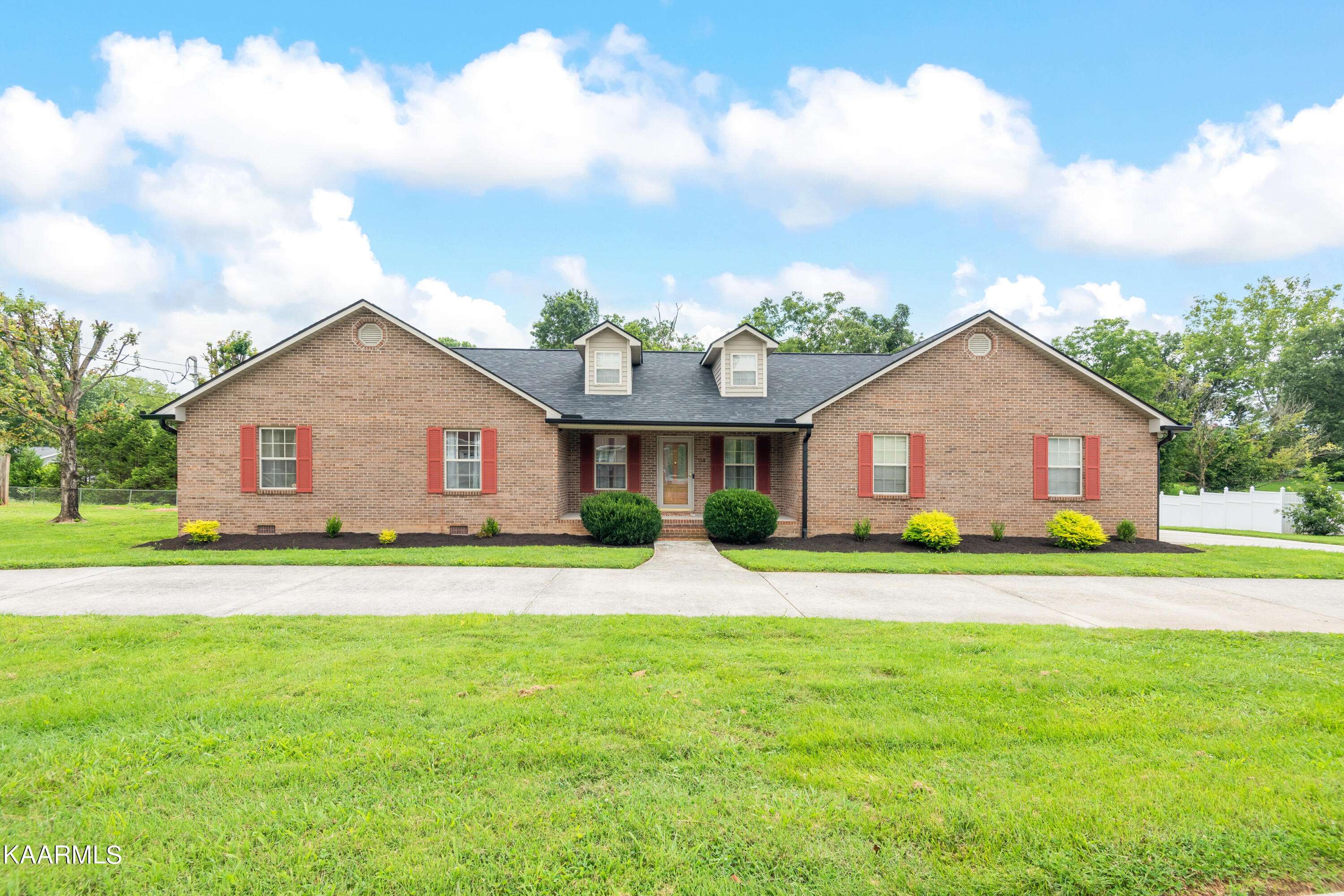 Clinton, TN 37716,114 Grace CIR