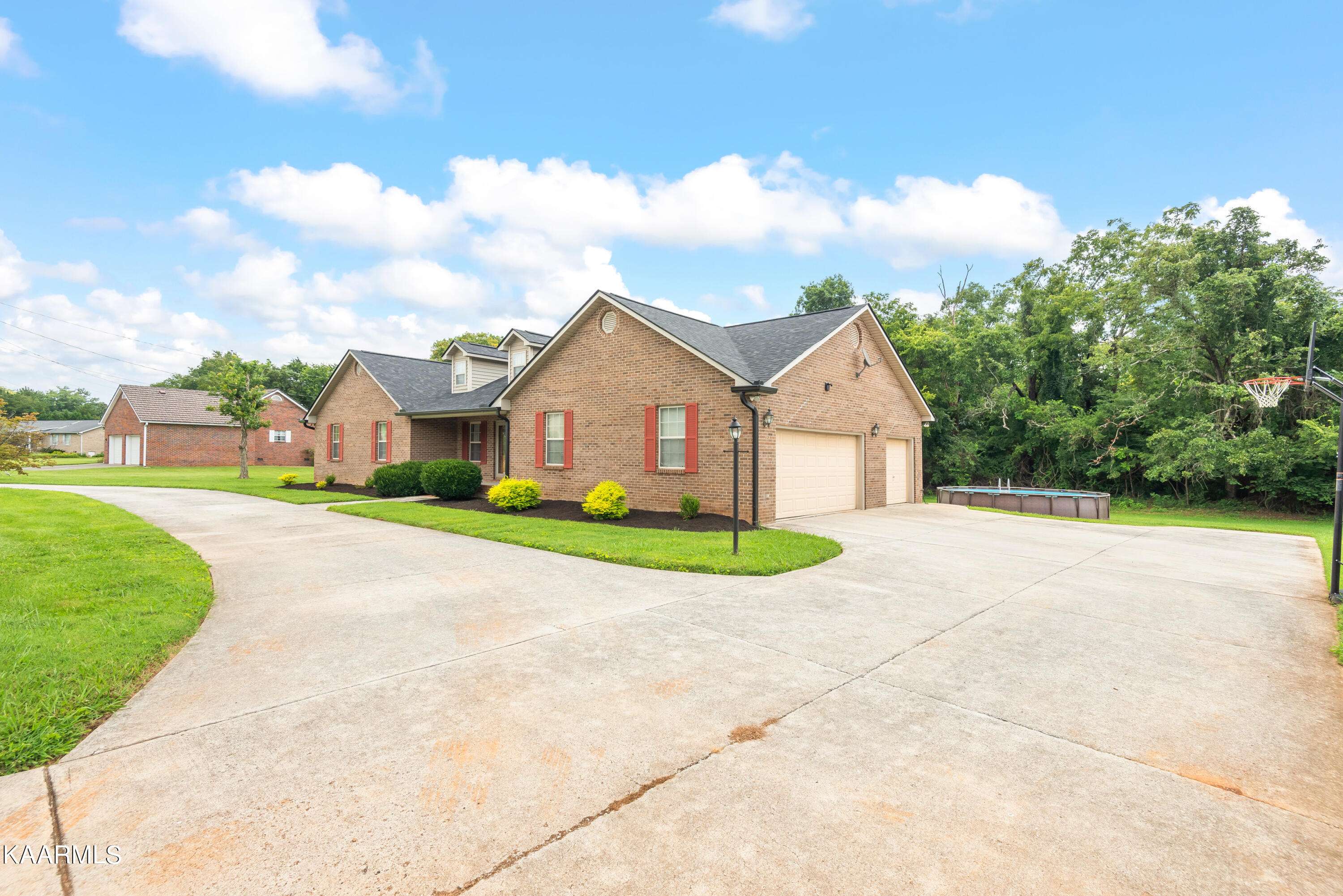 Clinton, TN 37716,114 Grace CIR