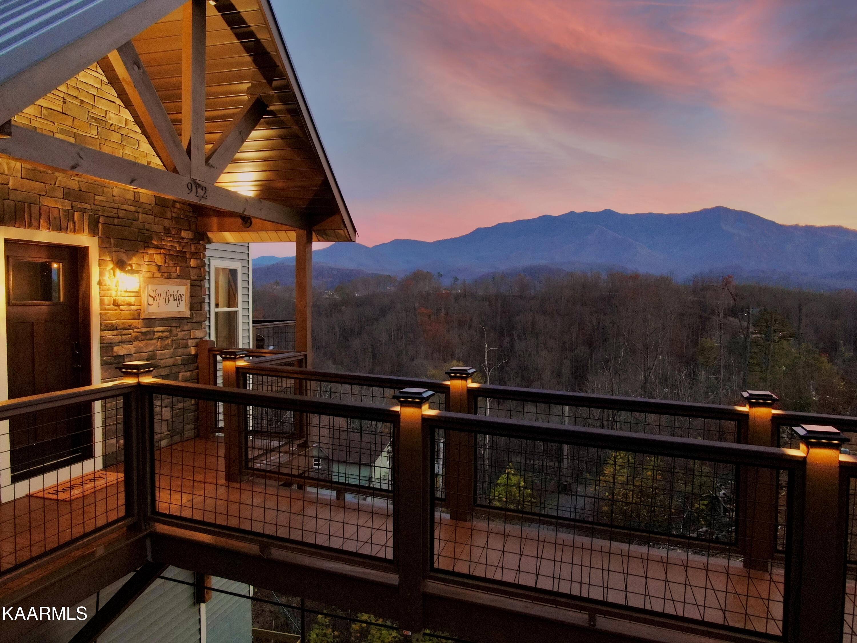 Gatlinburg, TN 37738,912 Sourwood DR