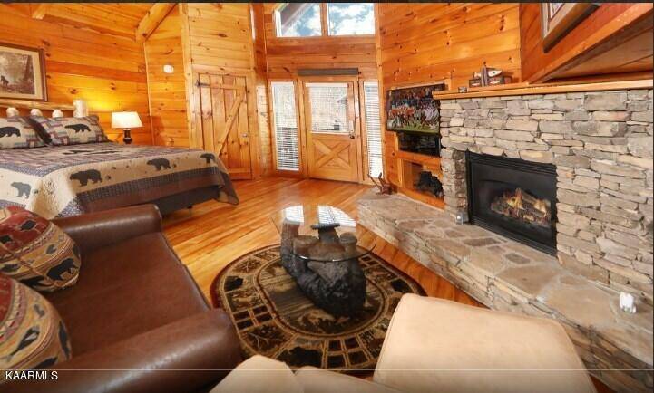 Gatlinburg, TN 37738,504 Foothills DR