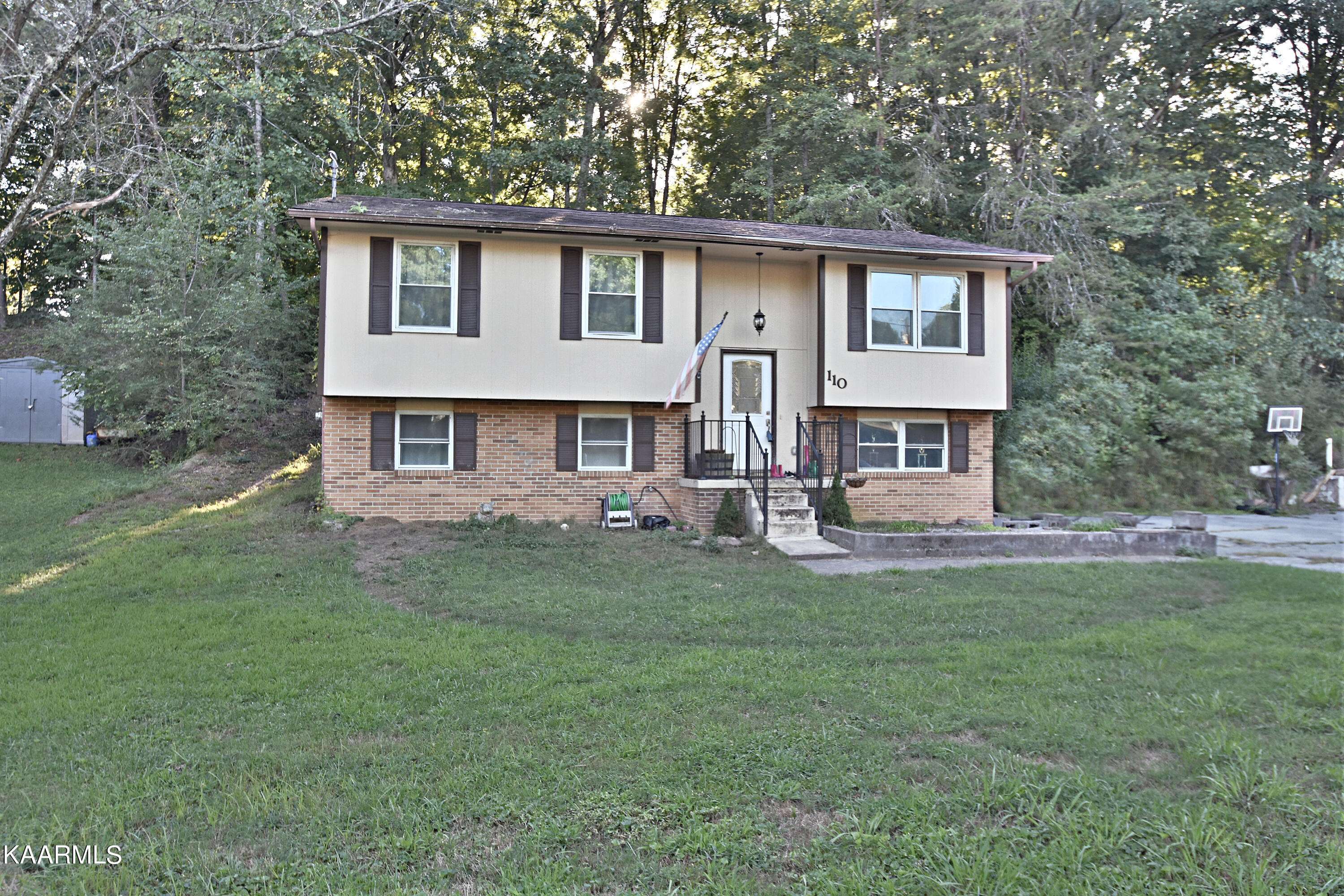 Oliver Springs, TN 37840,110 Foxwood CIR