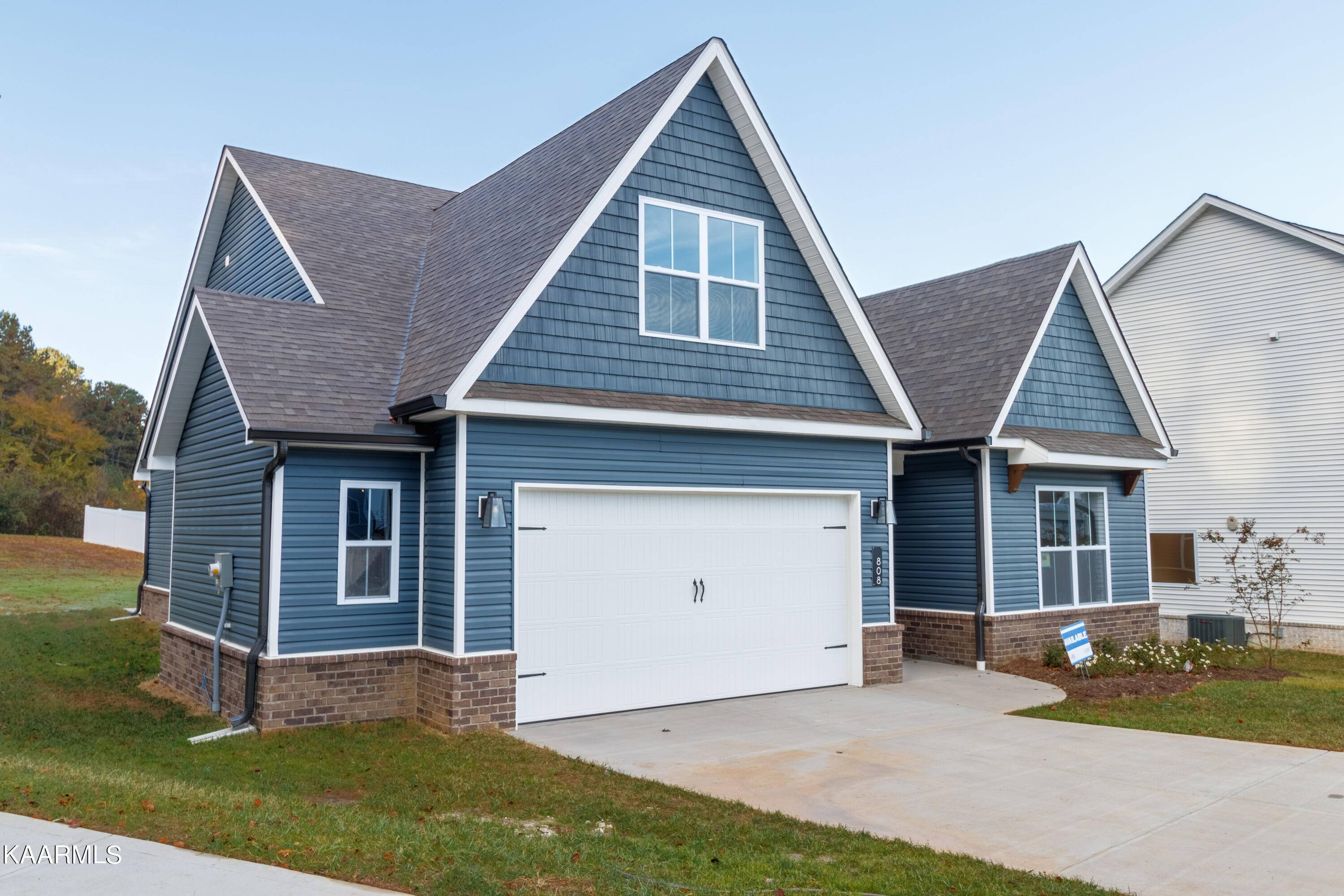 Knoxville, TN 37932,808 Belle Pond Ave