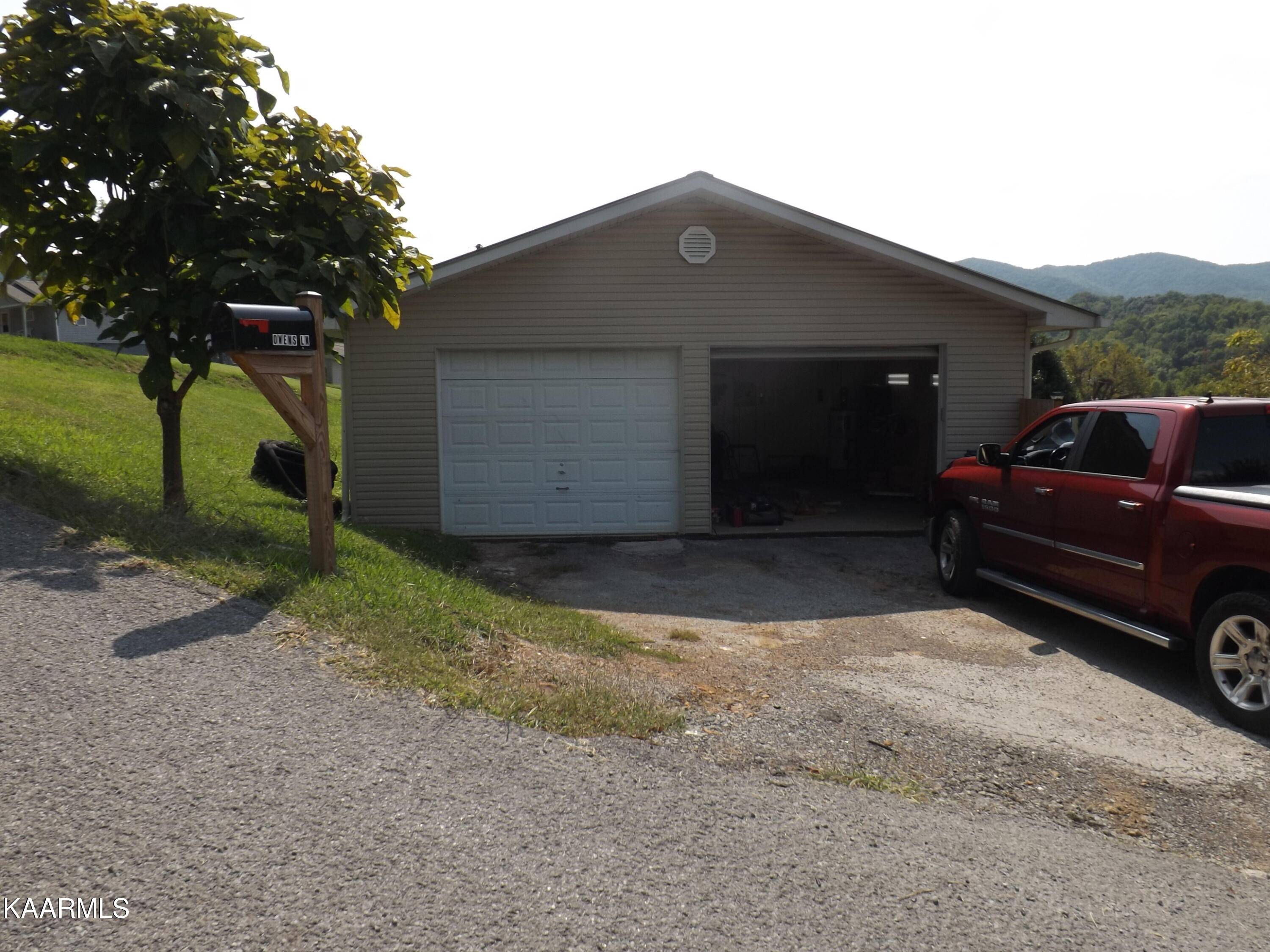 Middlesboro, KY 40965,150 OWENS LN