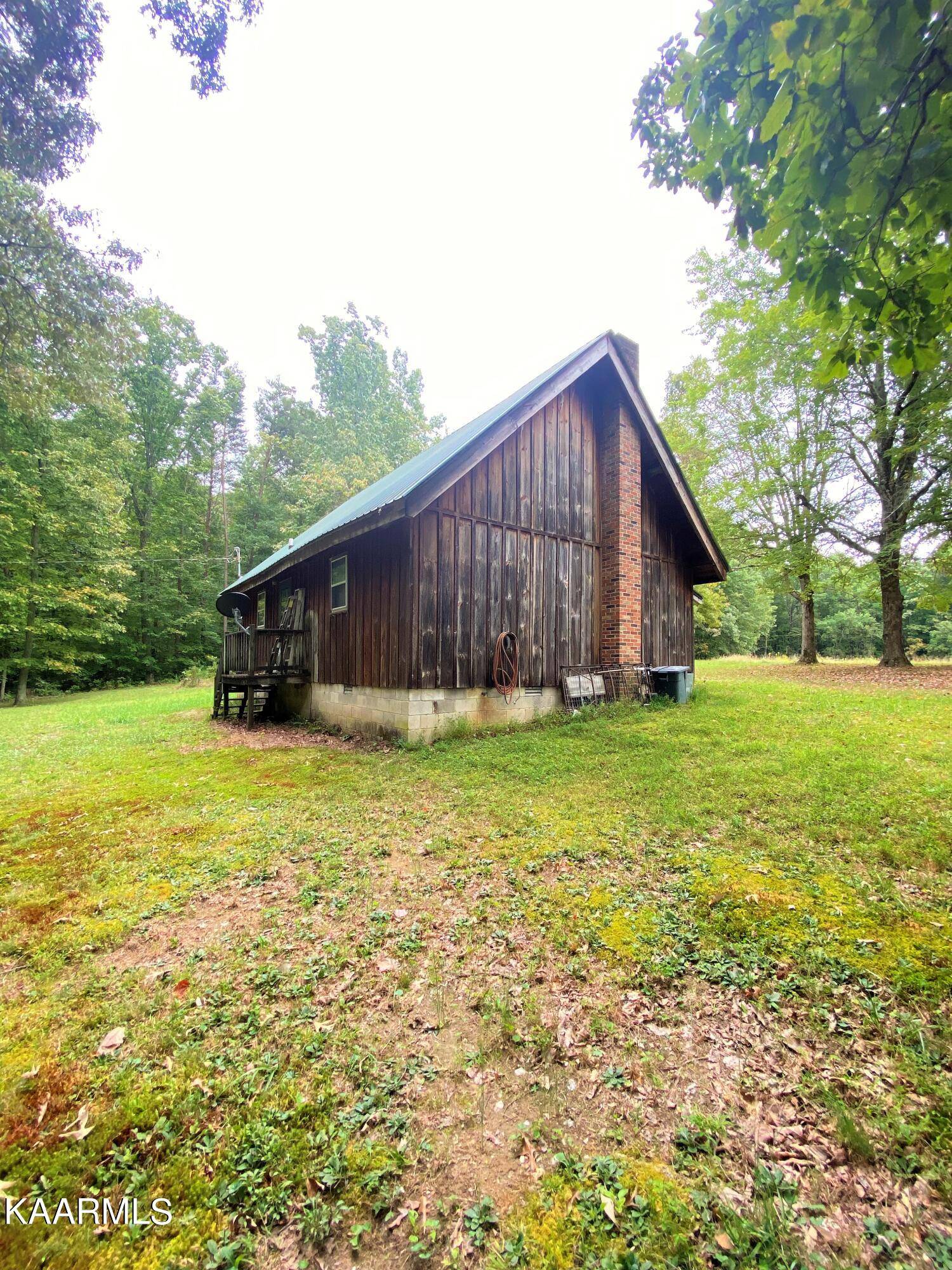 Deer Lodge, TN 37726,122 Country Hill Rd