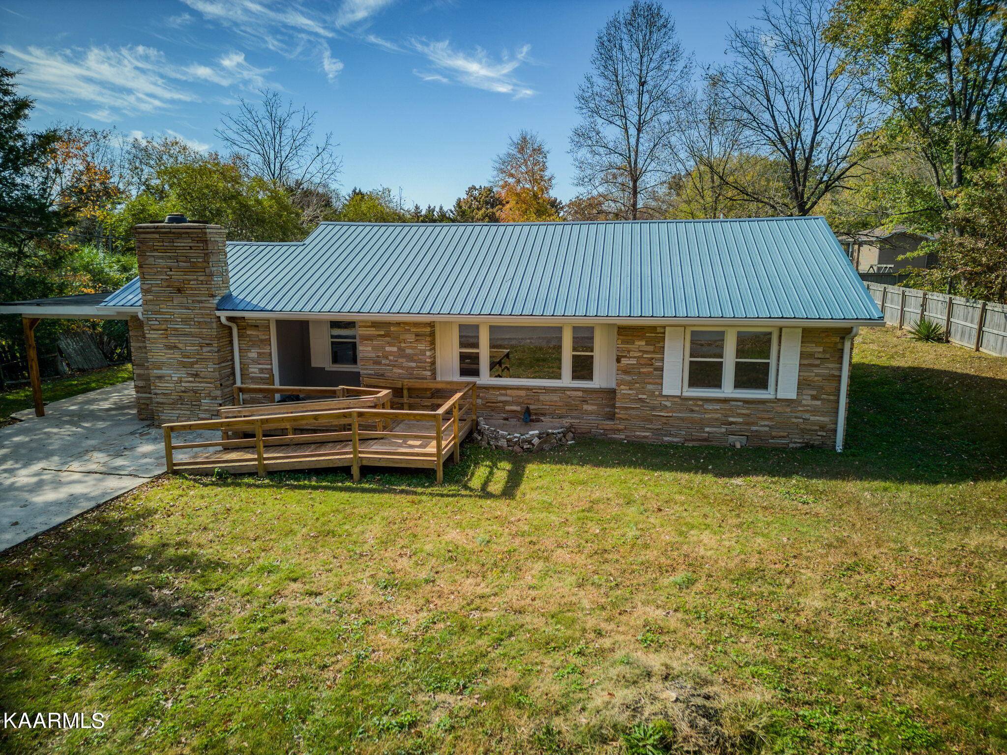 Sparta, TN 38583,718 Iris DR