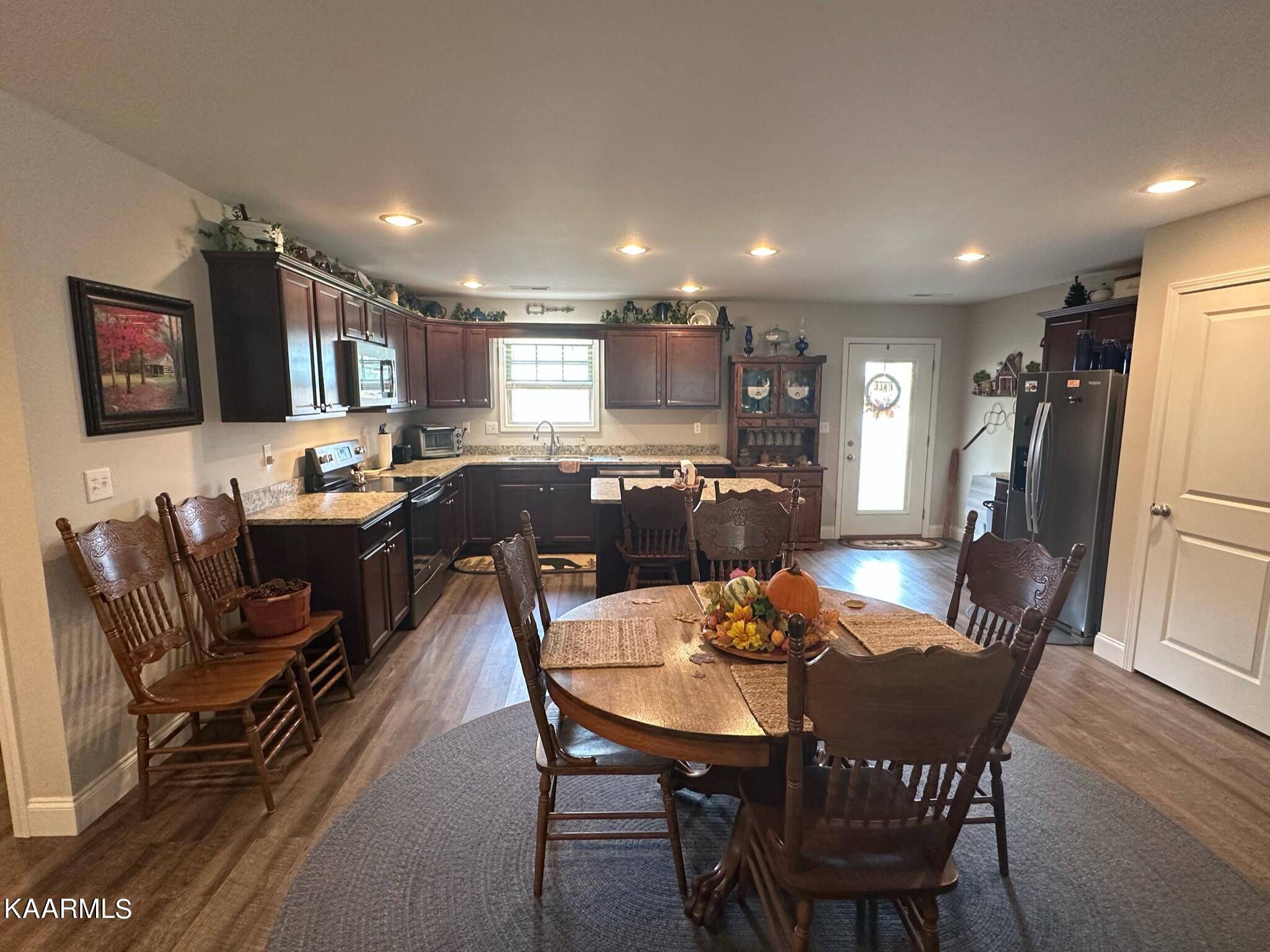 Sevierville, TN 37862,835 Brooklyn Springs CT