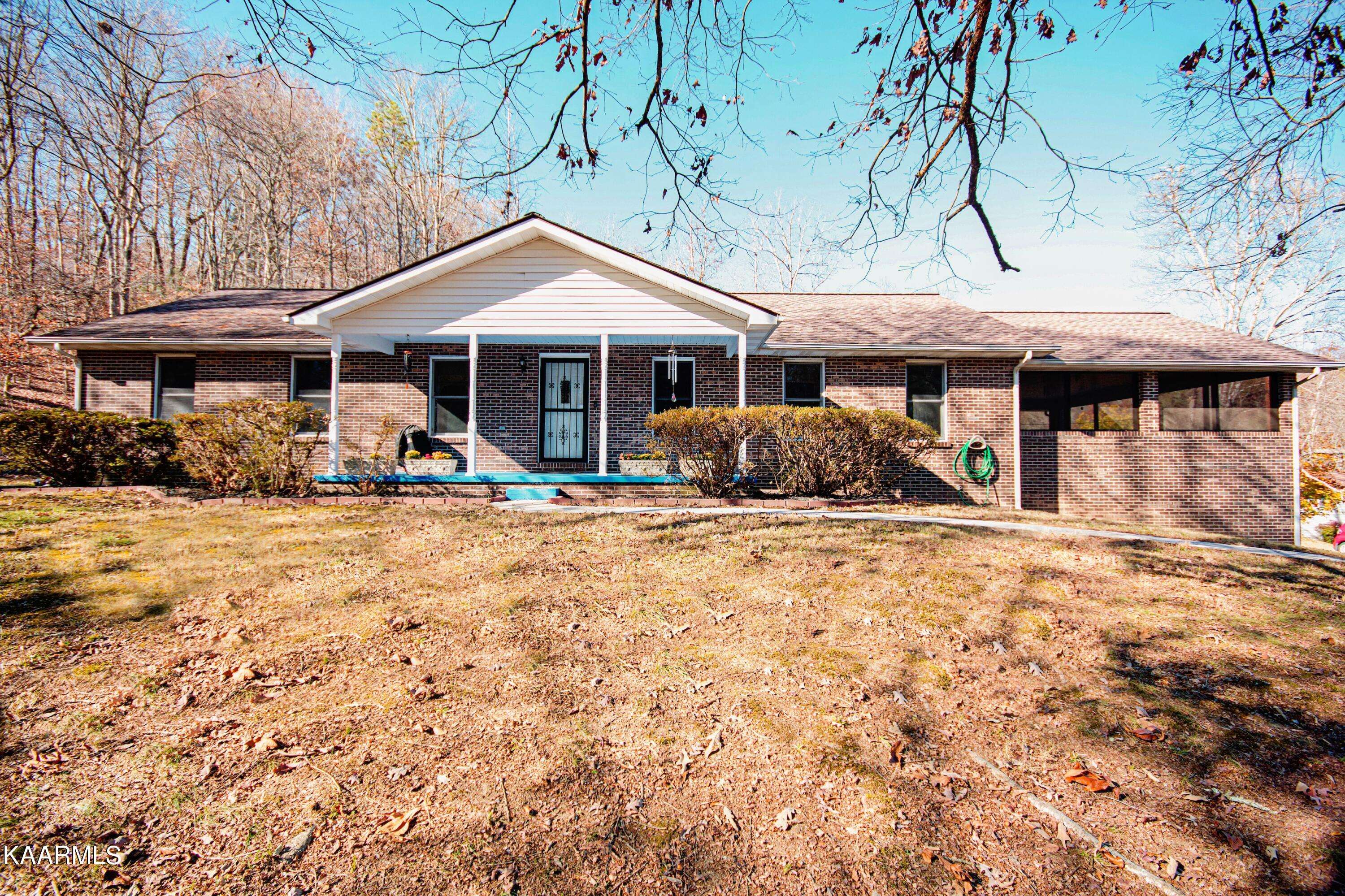 Oliver Springs, TN 37840,105 Simpson LN