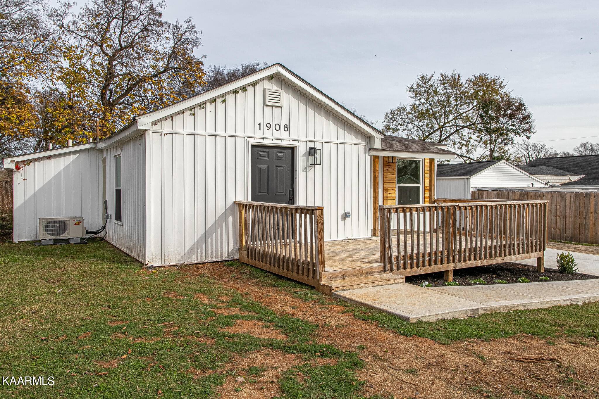 Knoxville, TN 37917,1908 Brice St