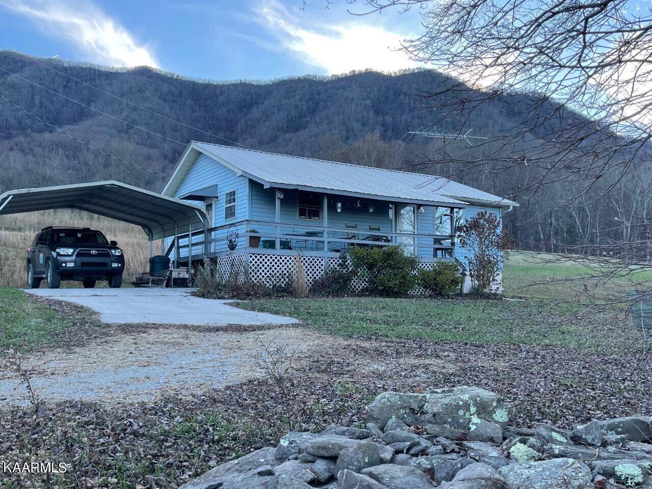 Townsend, TN 37882,176 Mountain Breeze DR