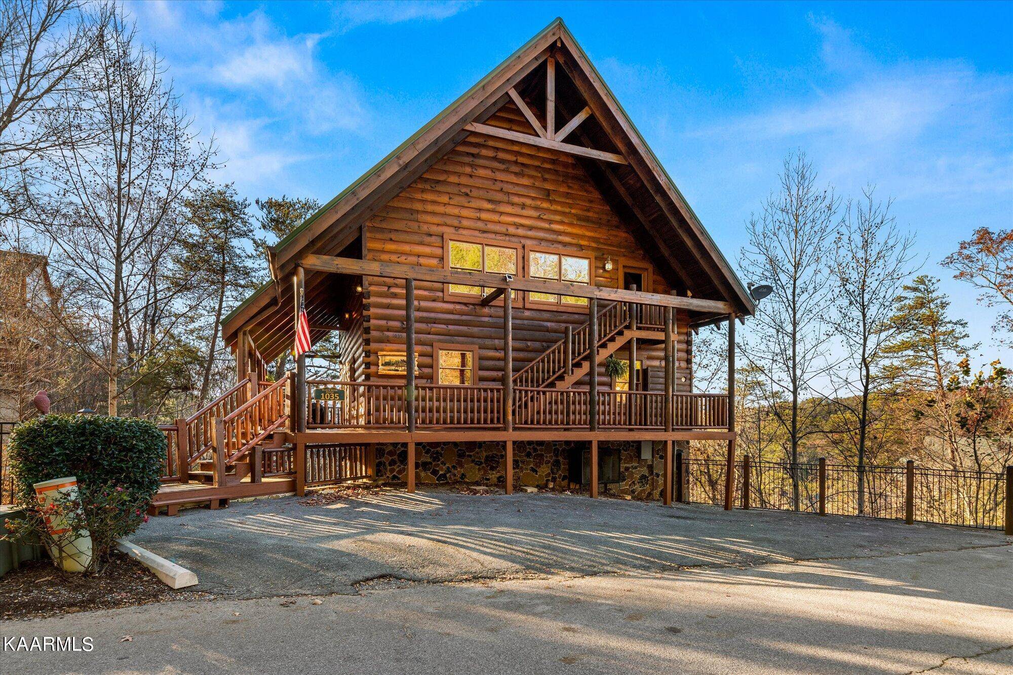 Sevierville, TN 37862,1035 Black Bear Cub WAY