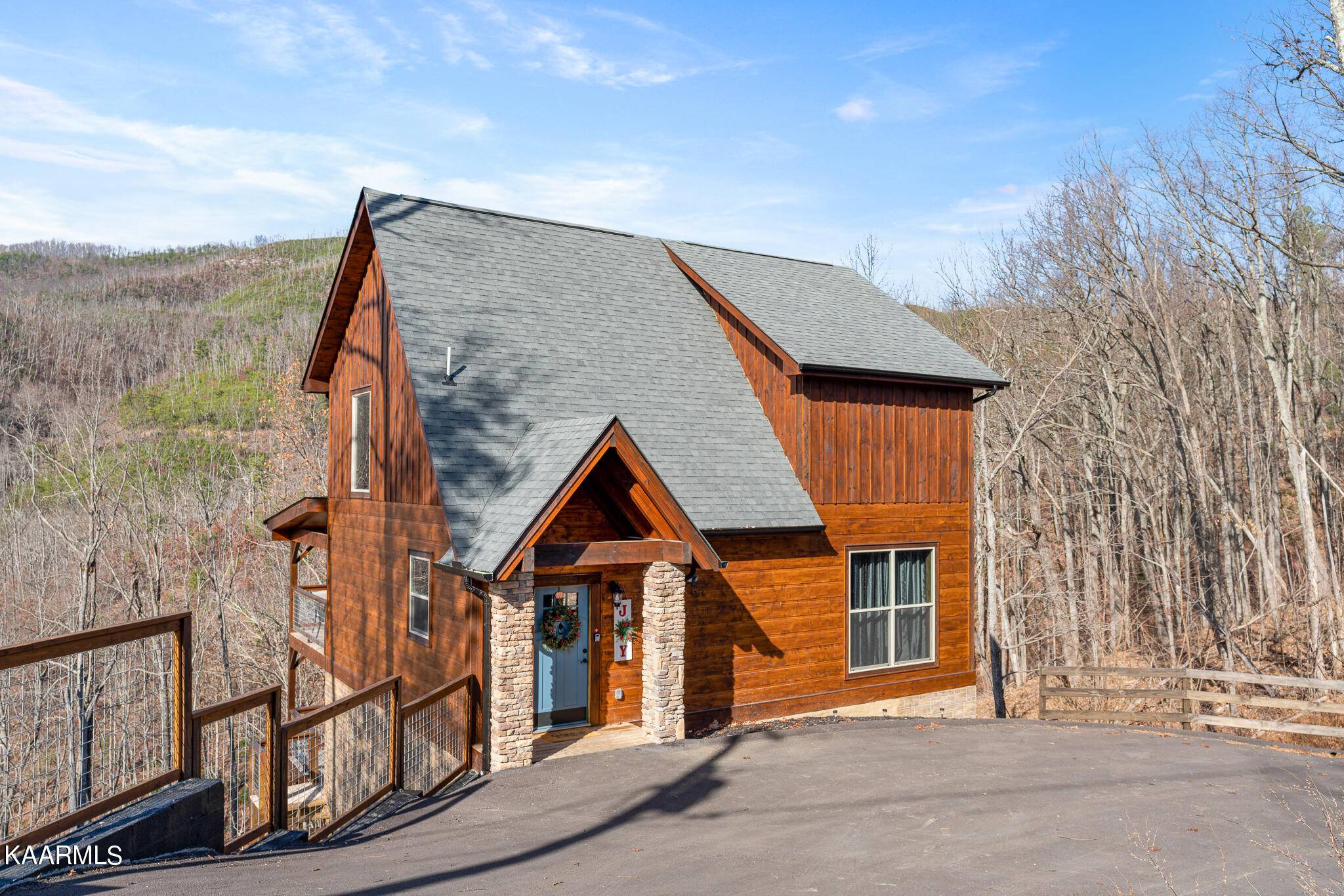 Gatlinburg, TN 37738,817 Pinetop Lane