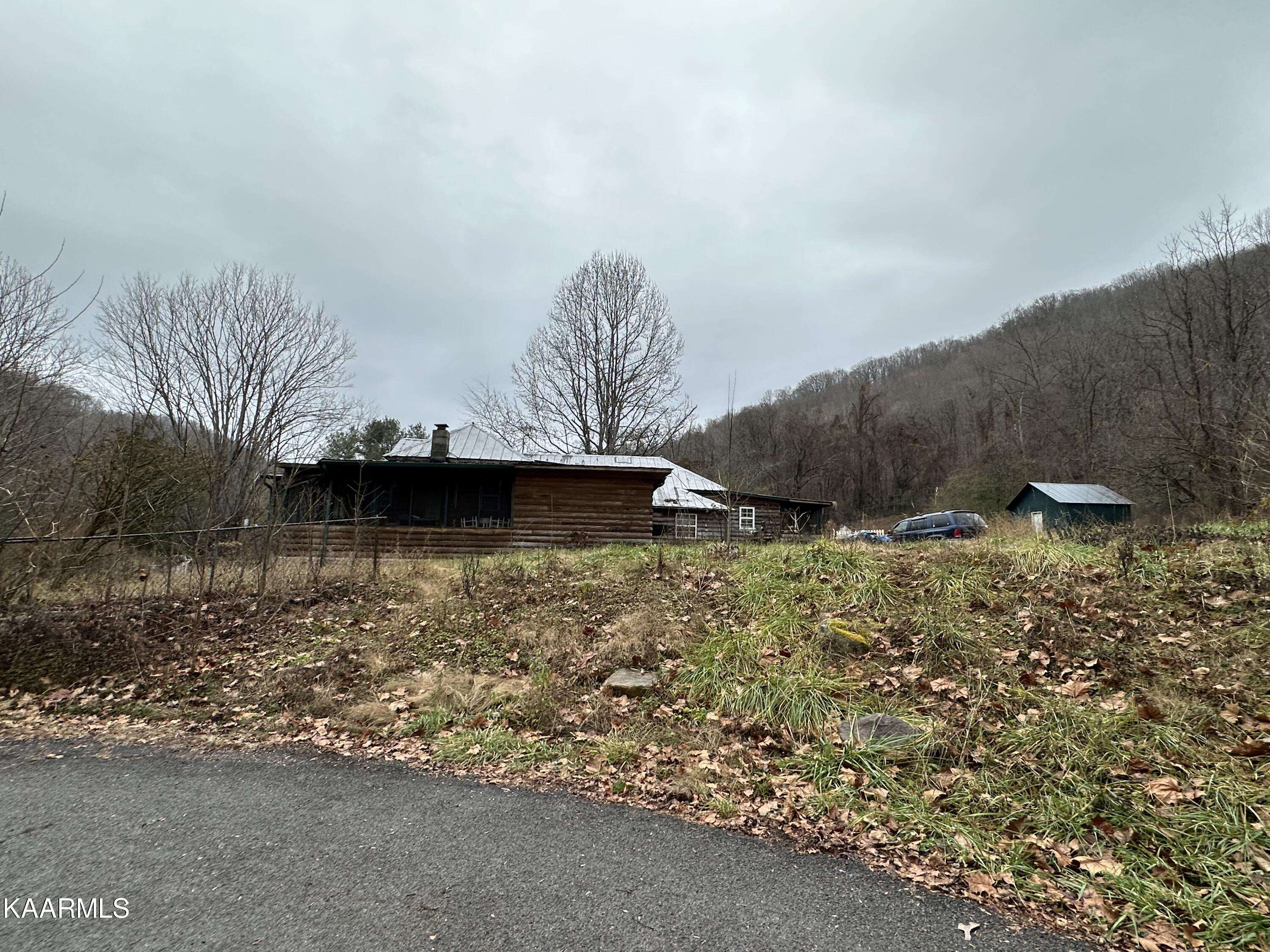 Middlesboro, KY 40965,186 Wells Camp Rd