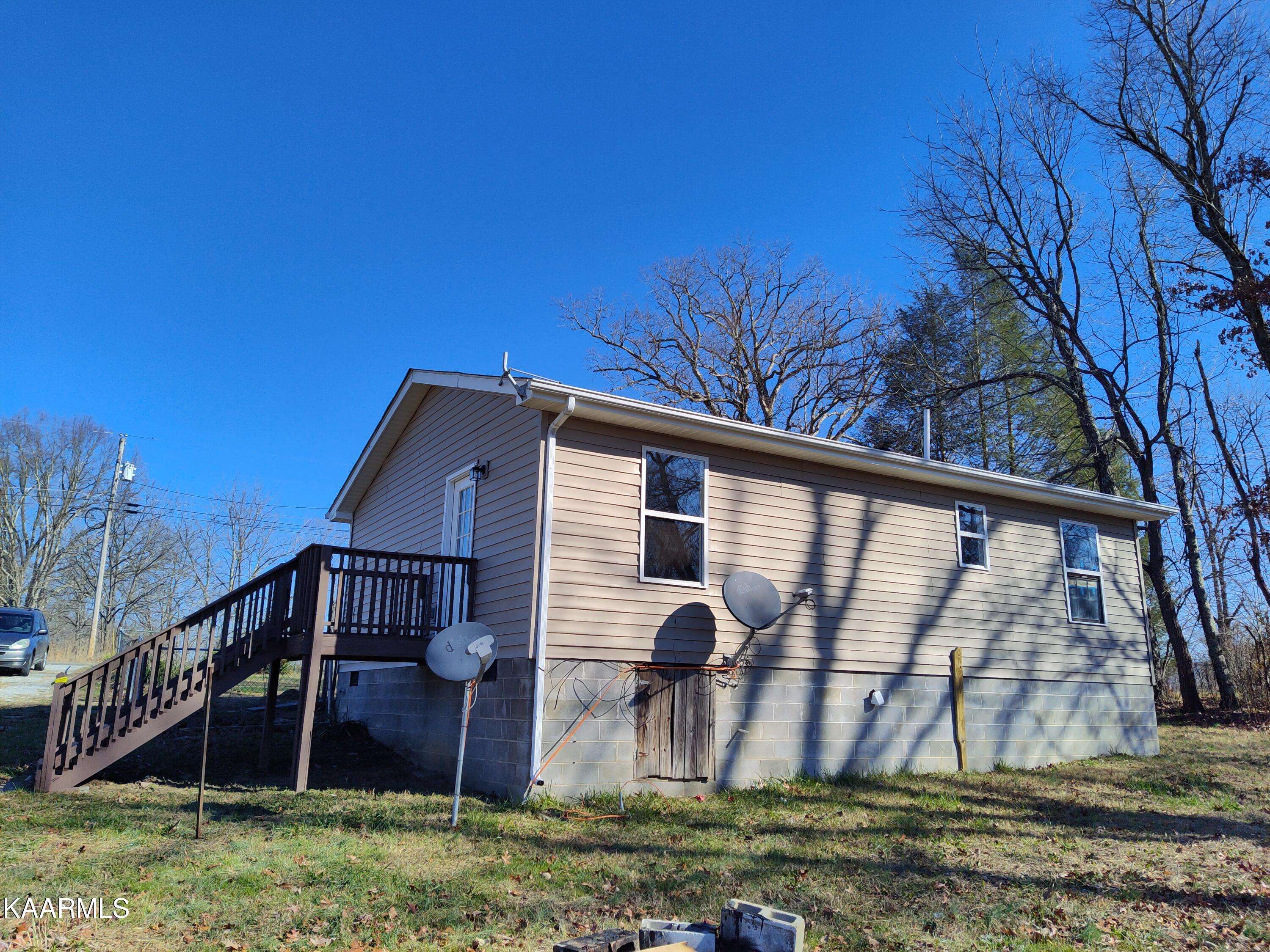 Sunbright, TN 37872,531 Pea Ridge Rd