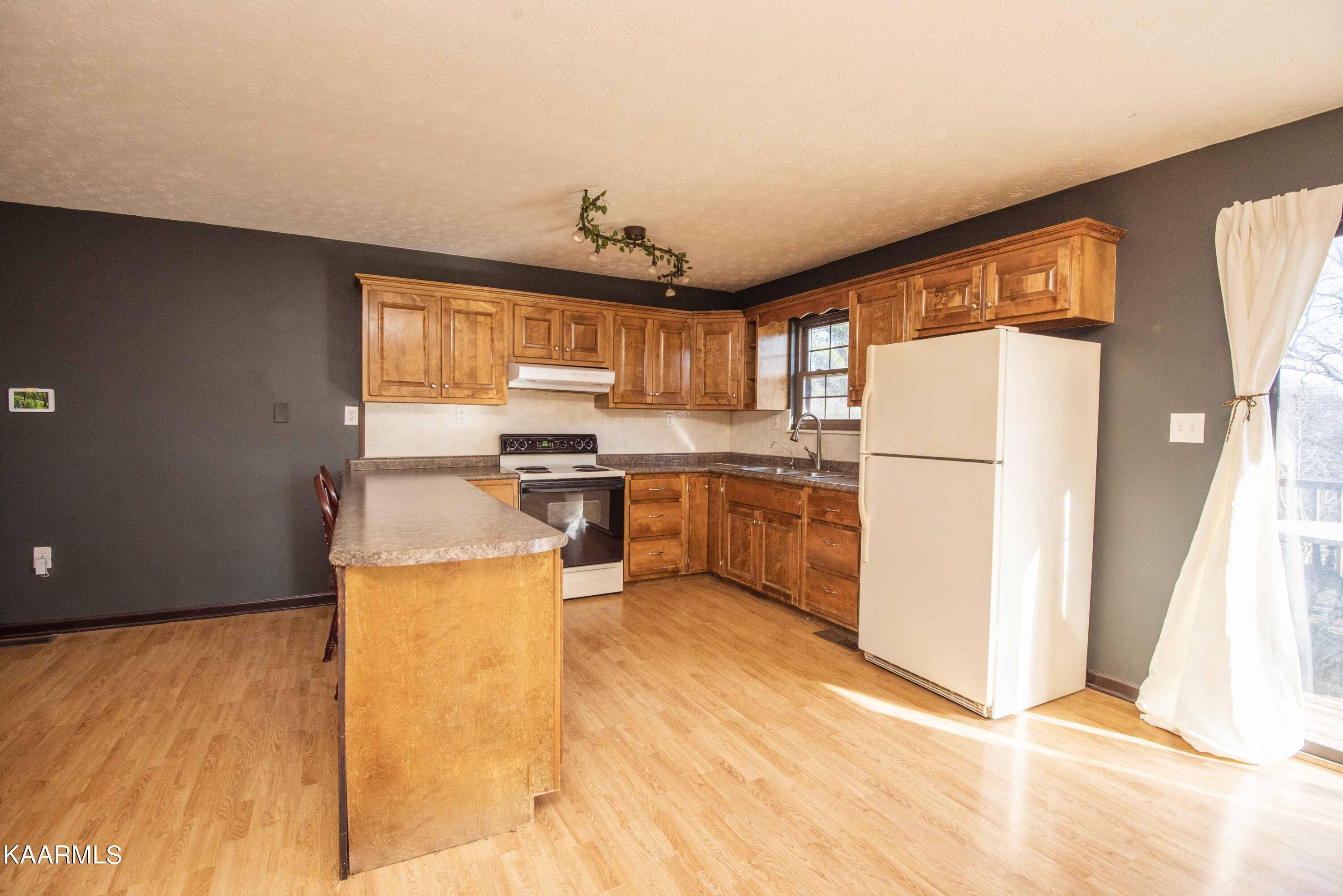 Lafollette, TN 37766,395 Morton Rd