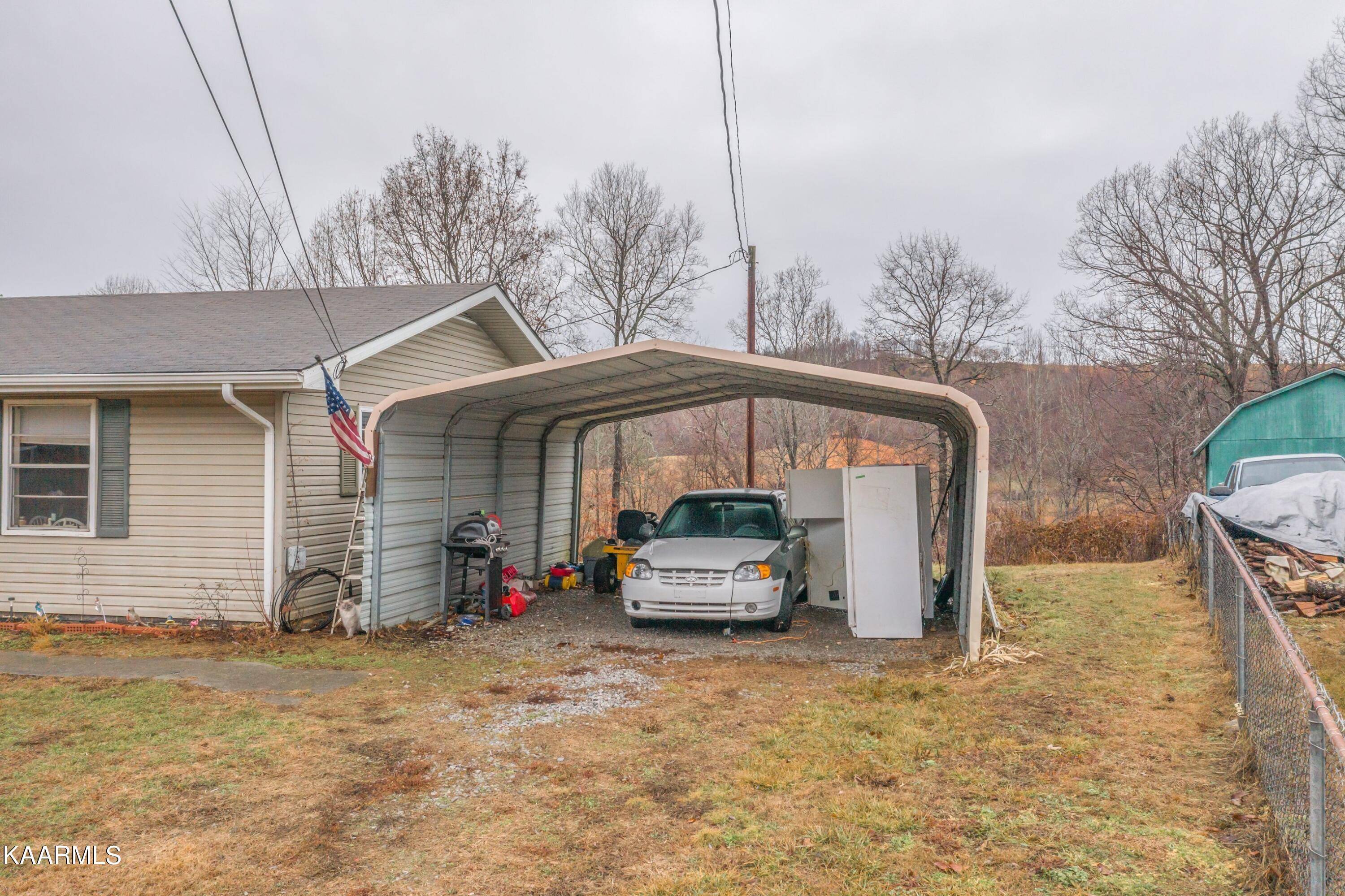 New Tazewell, TN 37825,204 Lone Holly LN