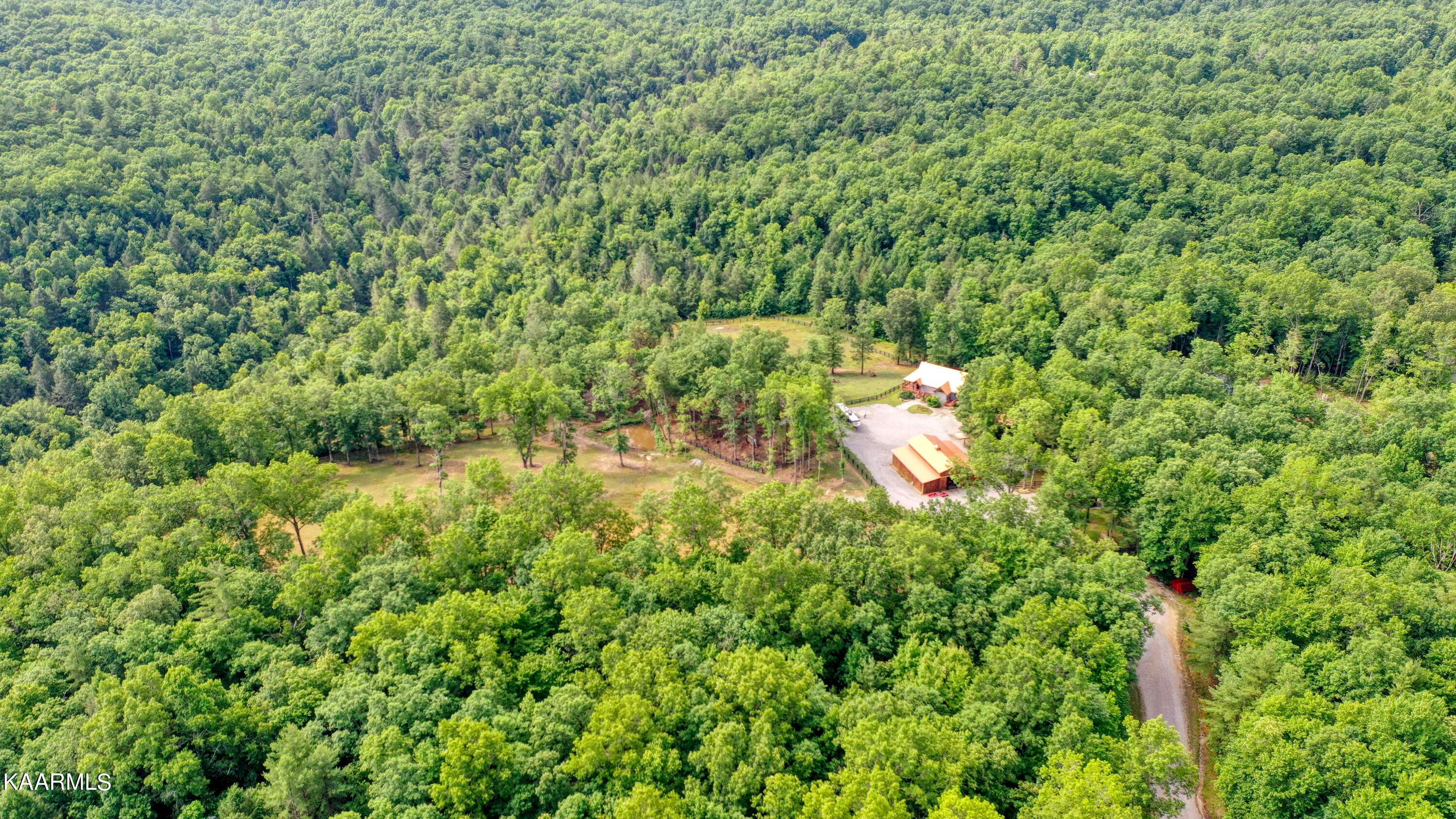 Allardt, TN 38504,275 Fletchers Branch LOOP