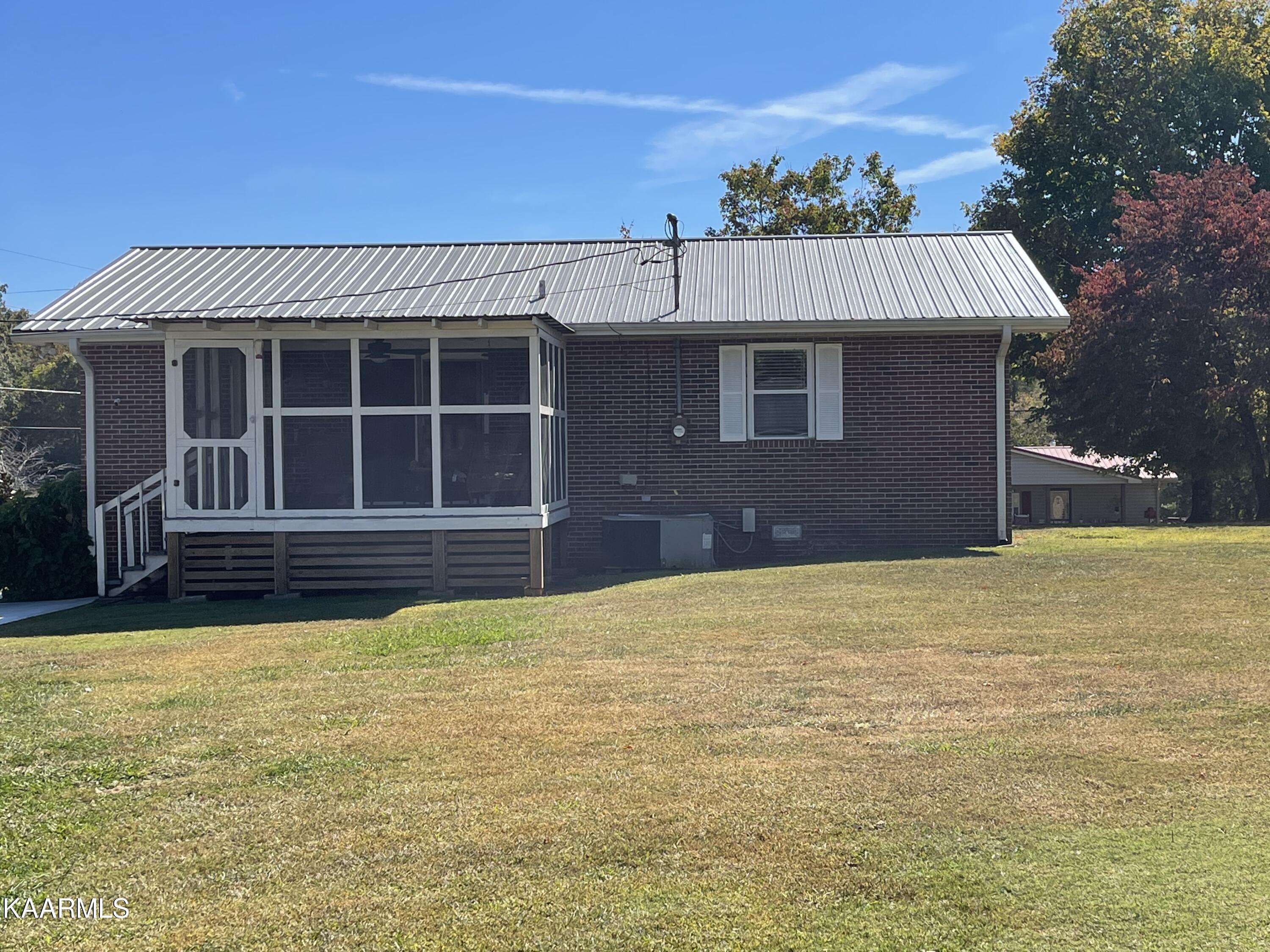 Tellico Plains, TN 37385,421 Curtis Rd