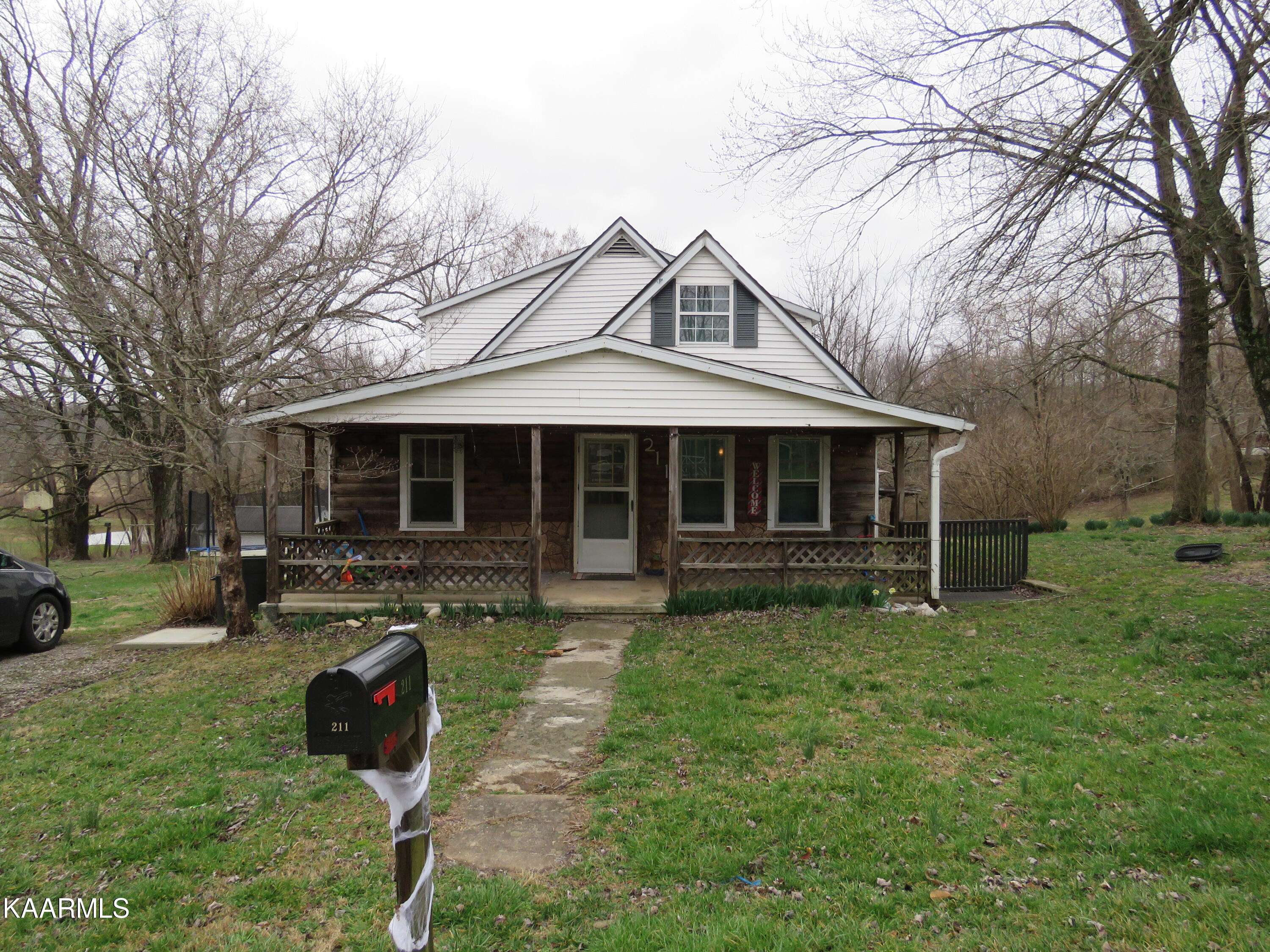 Livingston, TN 38570,211 Clark Street