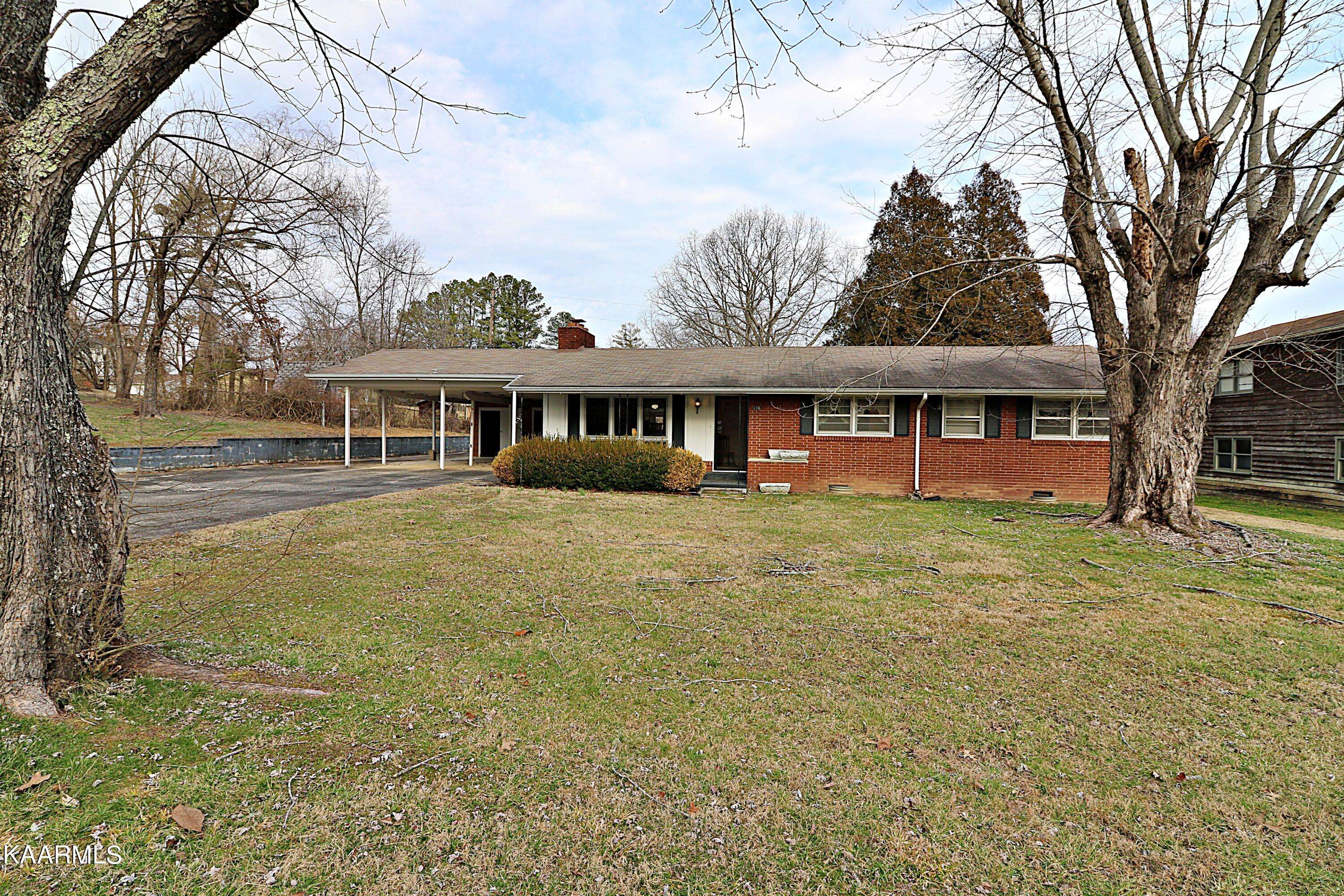 Oneida, TN 37841,206 Seneca CIR