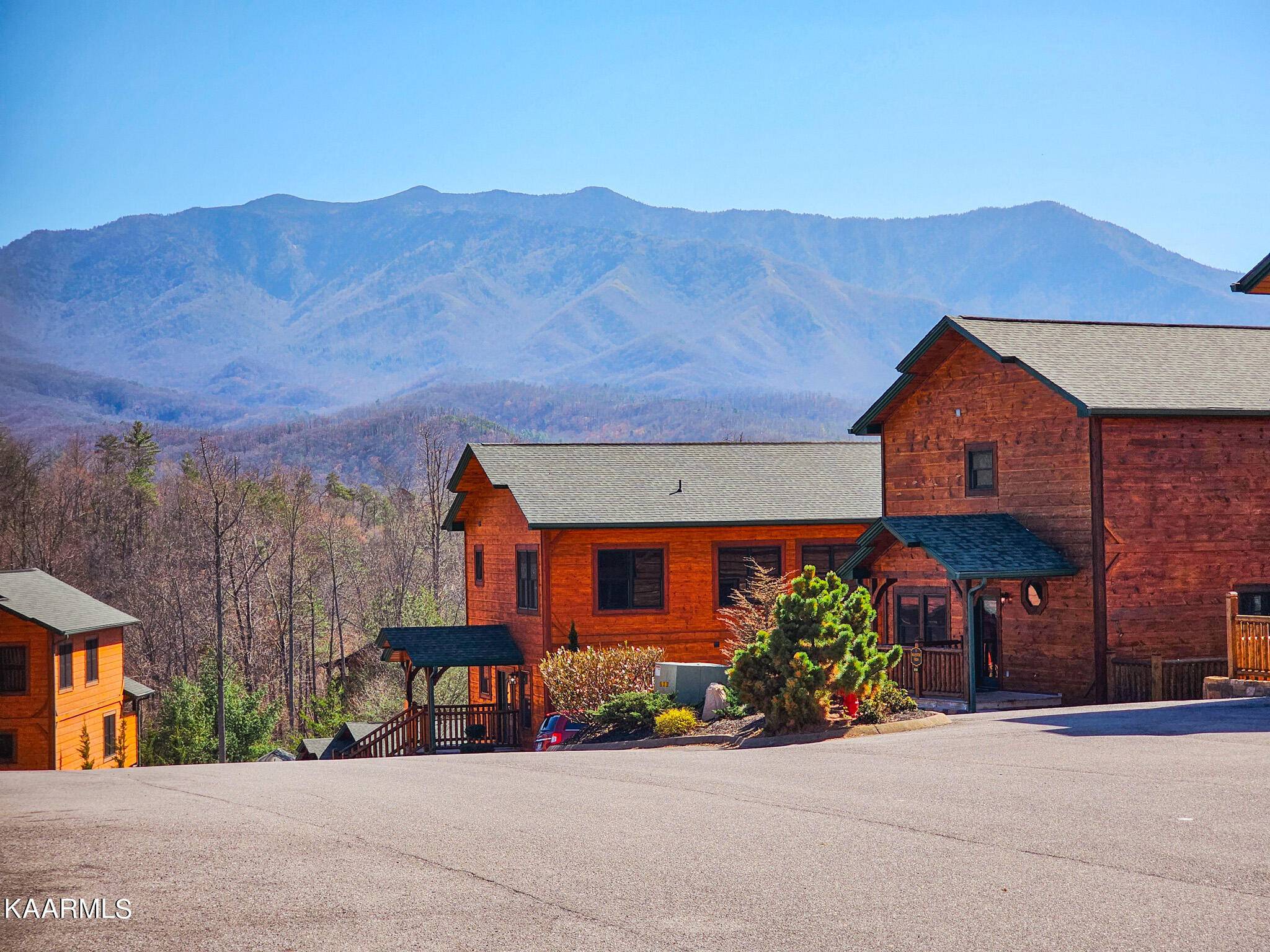 Gatlinburg, TN 37738,887 Great Smoky WAY