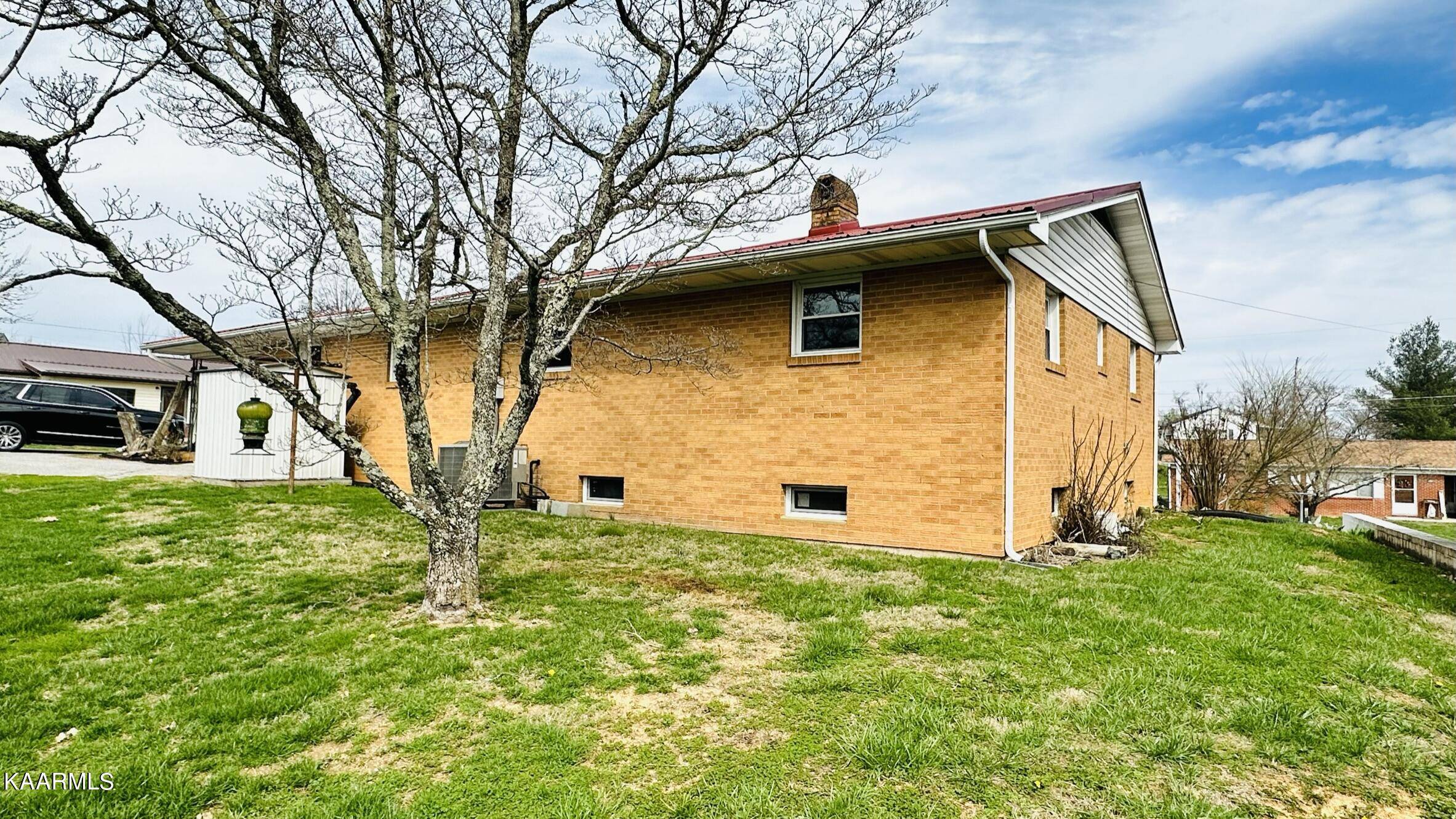 New Tazewell, TN 37825,609 Pine Ave