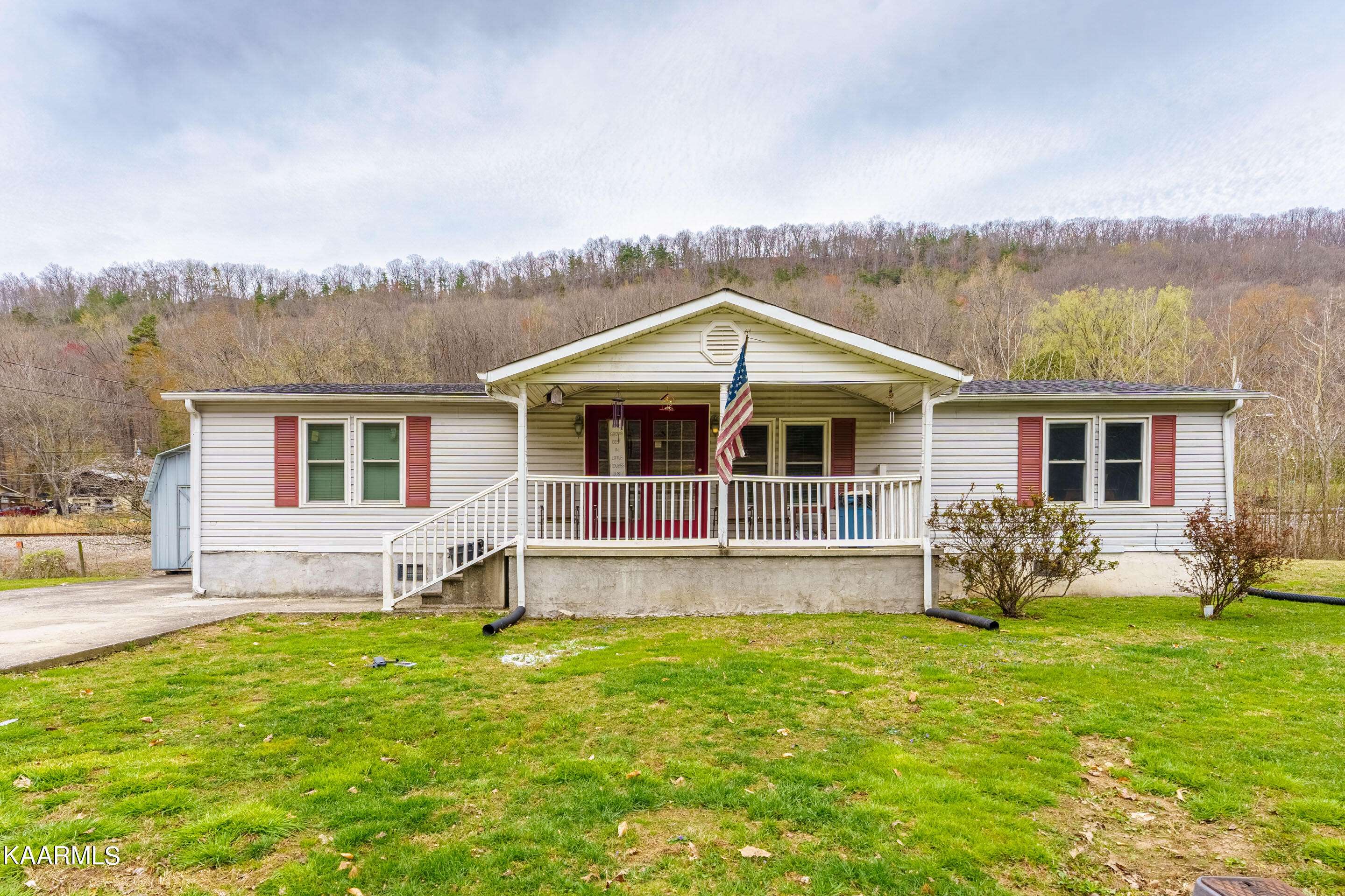 Oliver Springs, TN 37840,318 Spring St