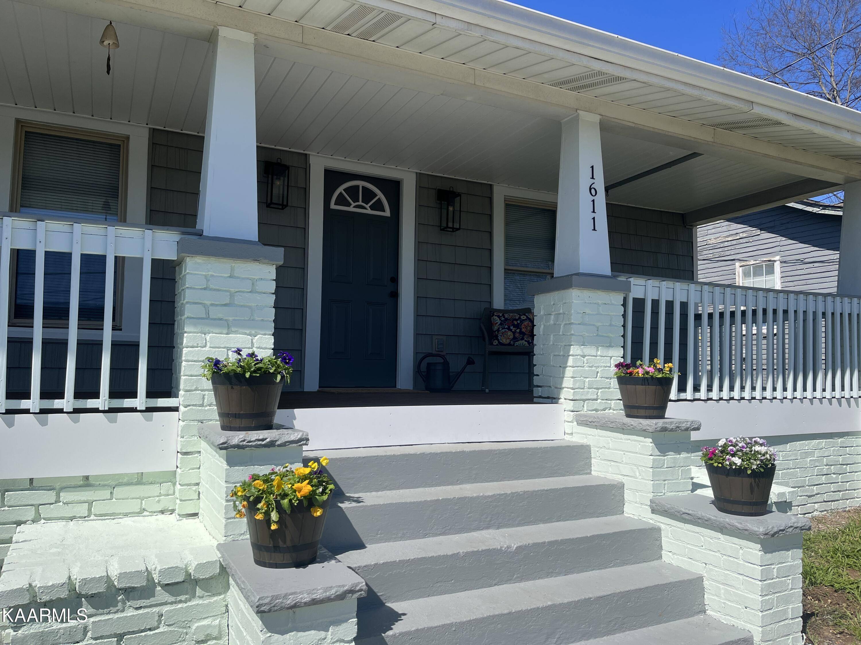 Knoxville, TN 37917,1611 Gillespie Ave