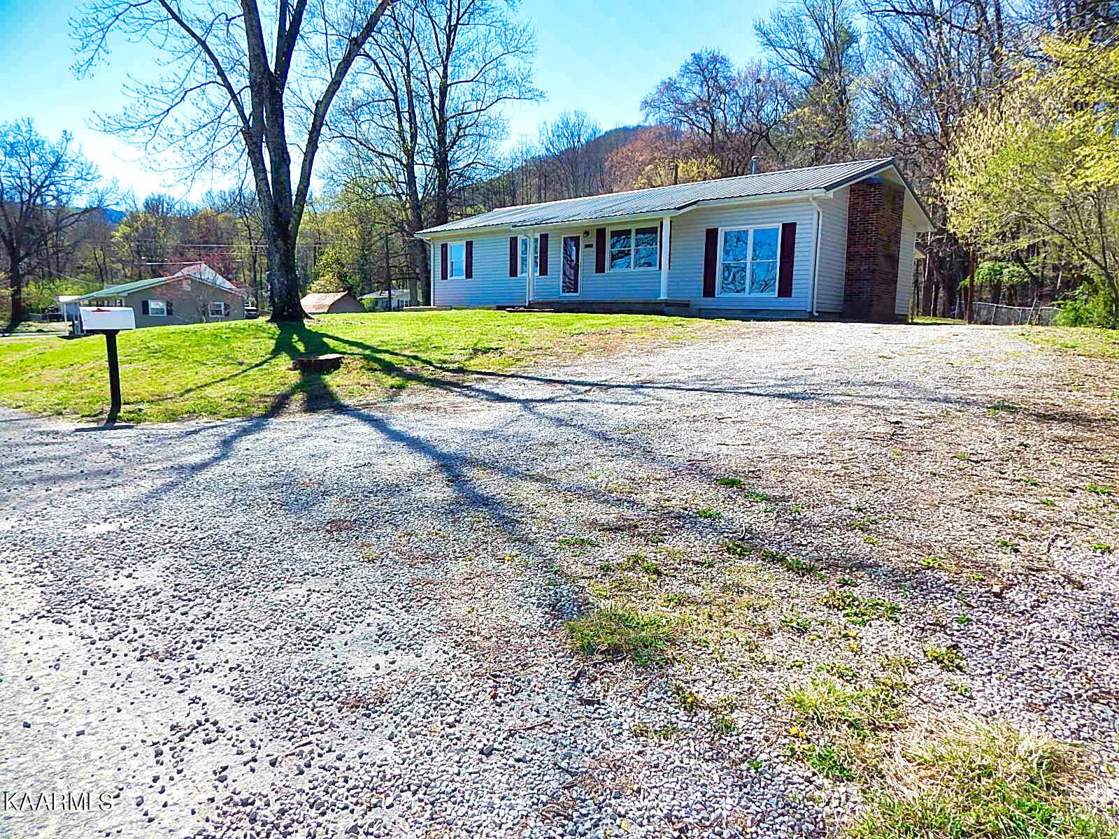 Caryville, TN 37714,125 Pike LN