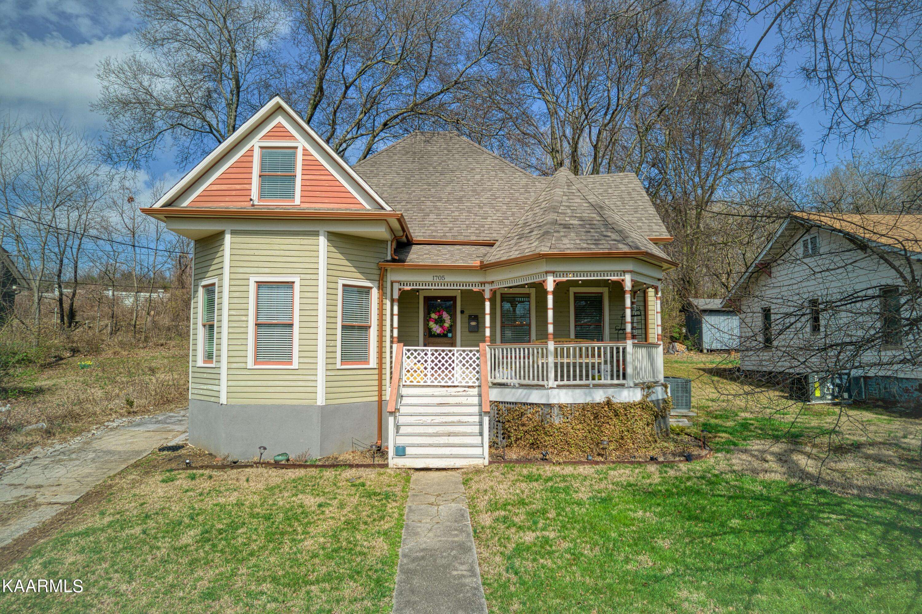 Knoxville, TN 37917,1705 Glenwood Ave