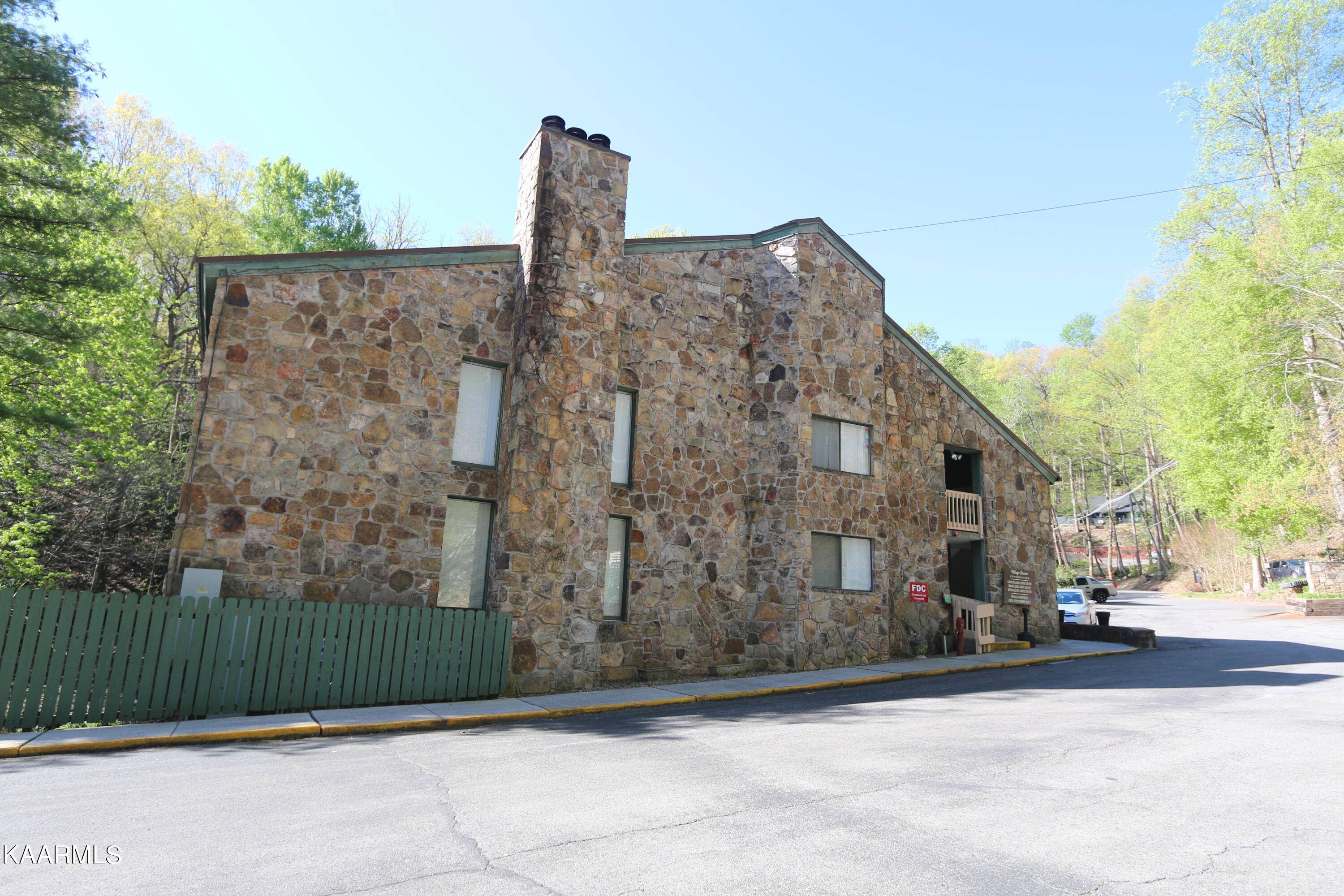 Gatlinburg, TN 37738,1436 WILEY OAKLEY #163