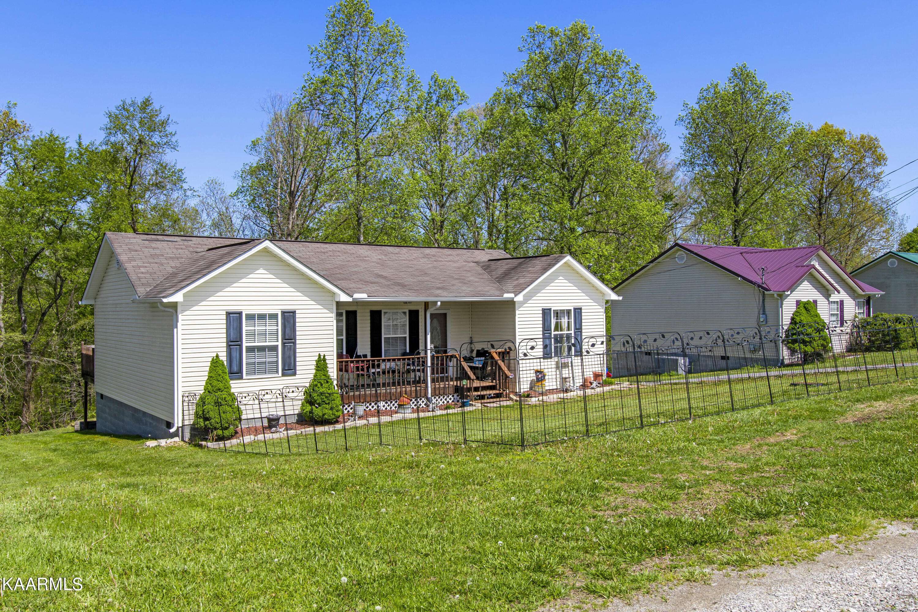 Lafollette, TN 37766,123 Regan LN