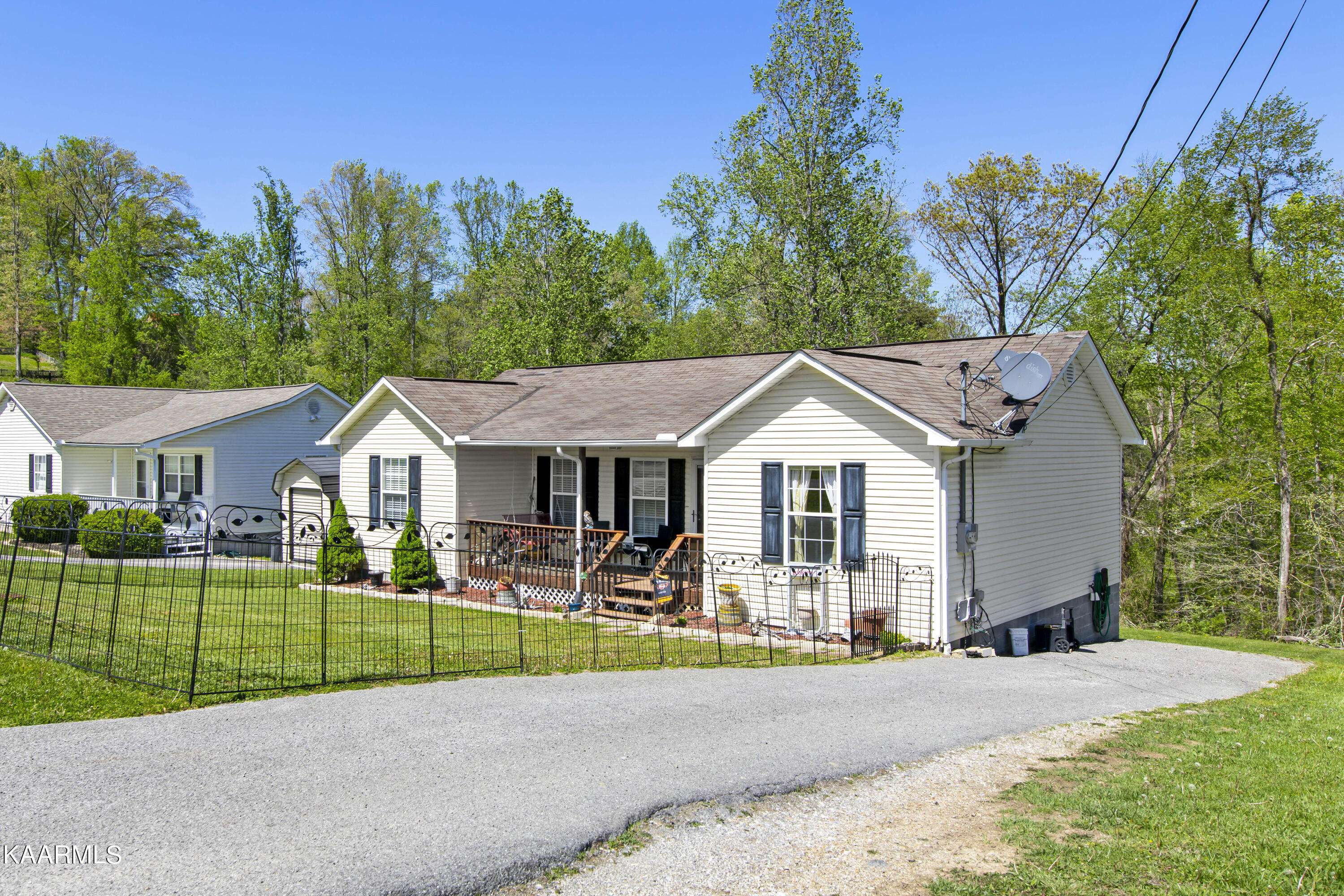 Lafollette, TN 37766,123 Regan LN