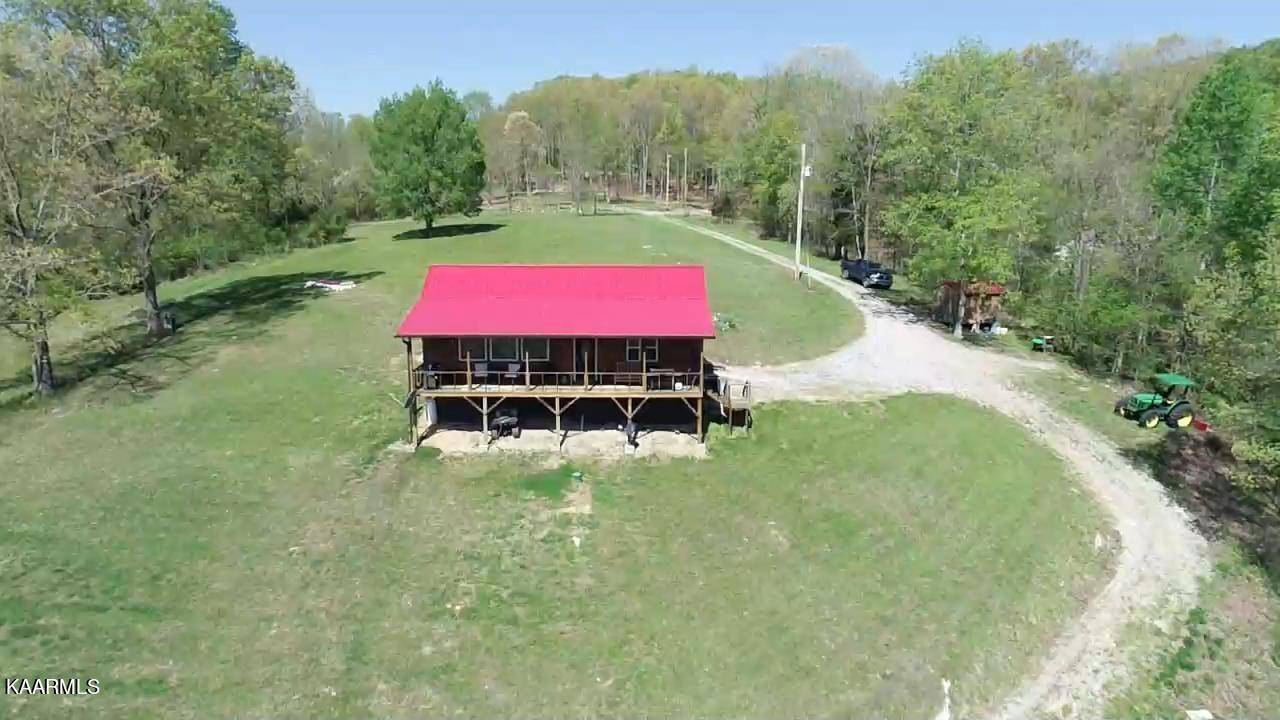 Tazewell, TN 37879,Holiday LN