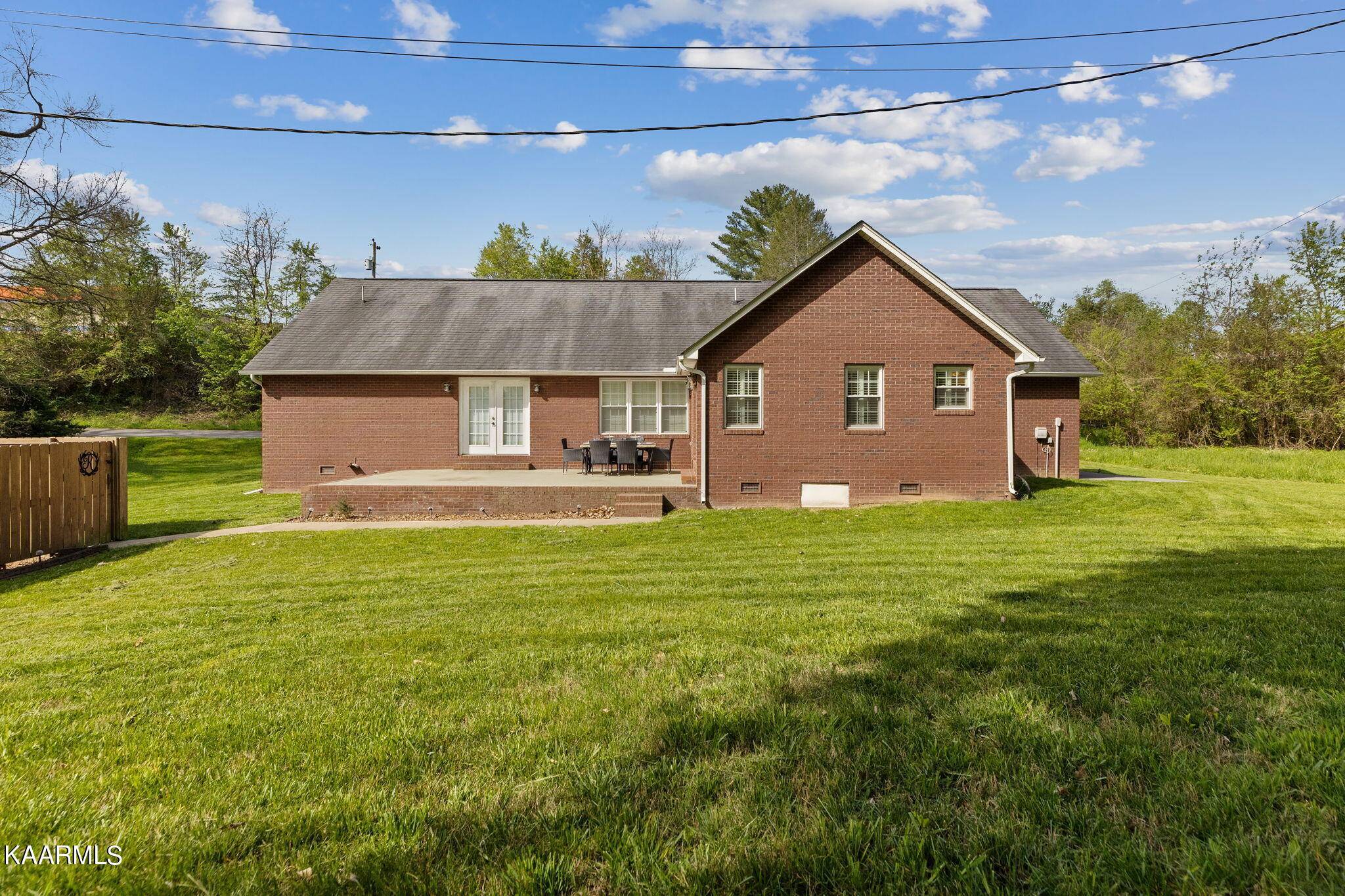 New Tazewell, TN 37825,610 Elm Ave