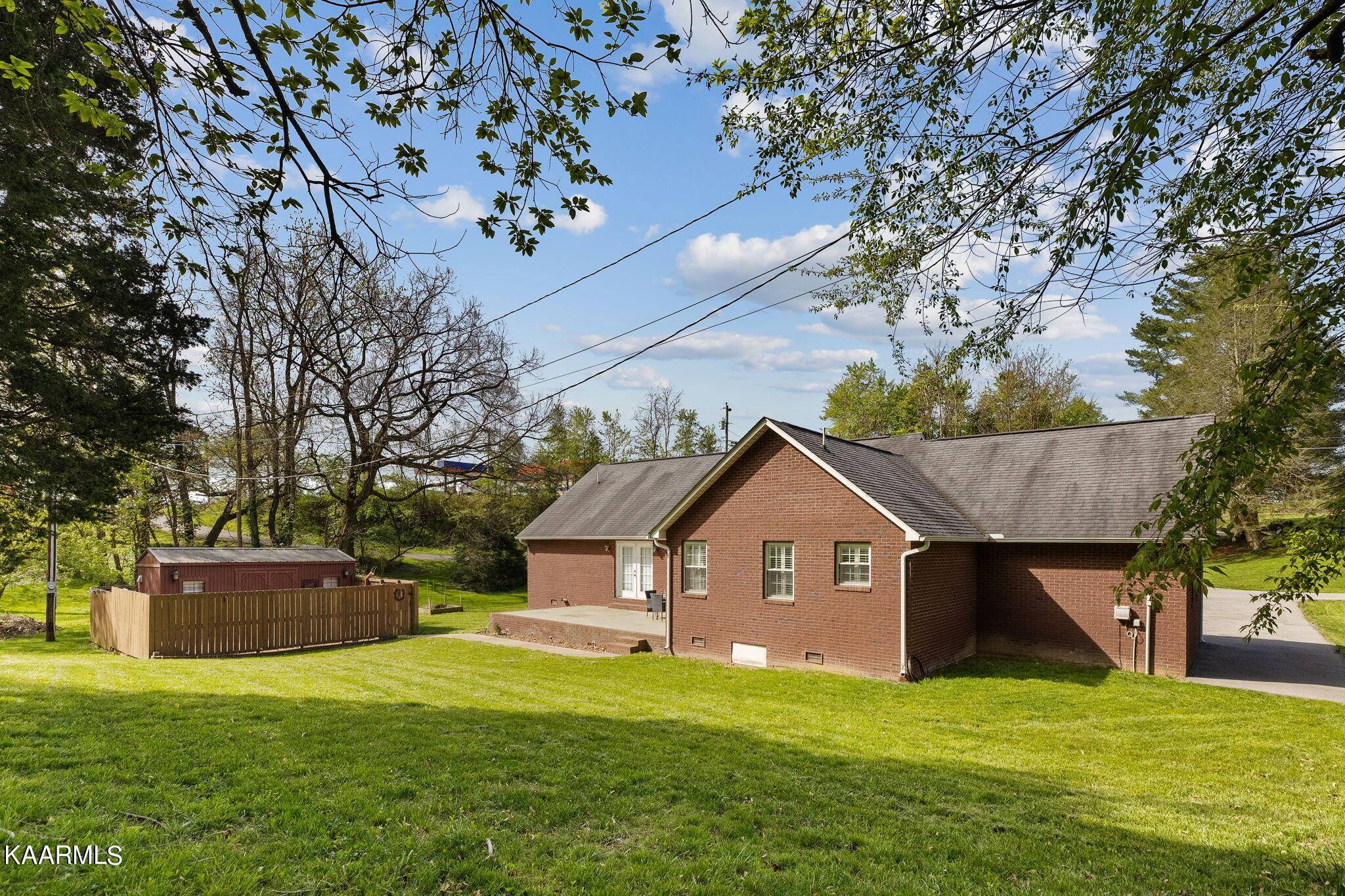 New Tazewell, TN 37825,610 Elm Ave