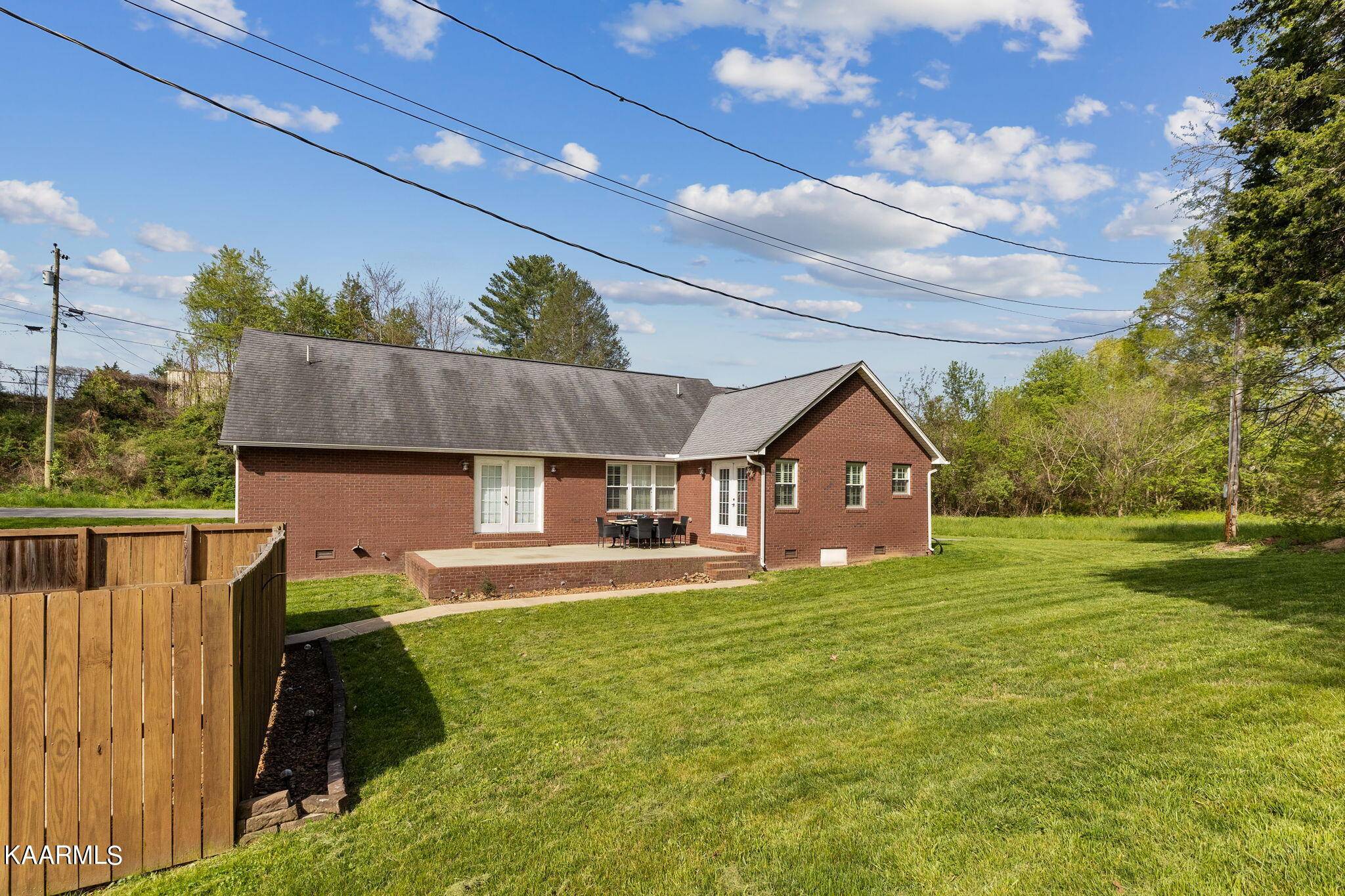 New Tazewell, TN 37825,610 Elm Ave