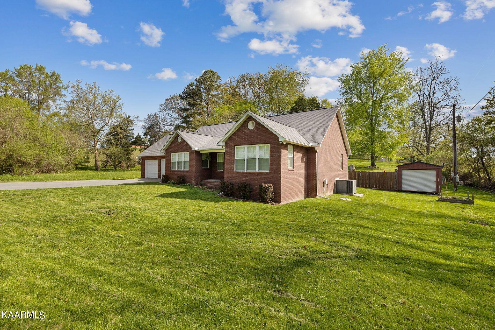 New Tazewell, TN 37825,610 Elm Ave