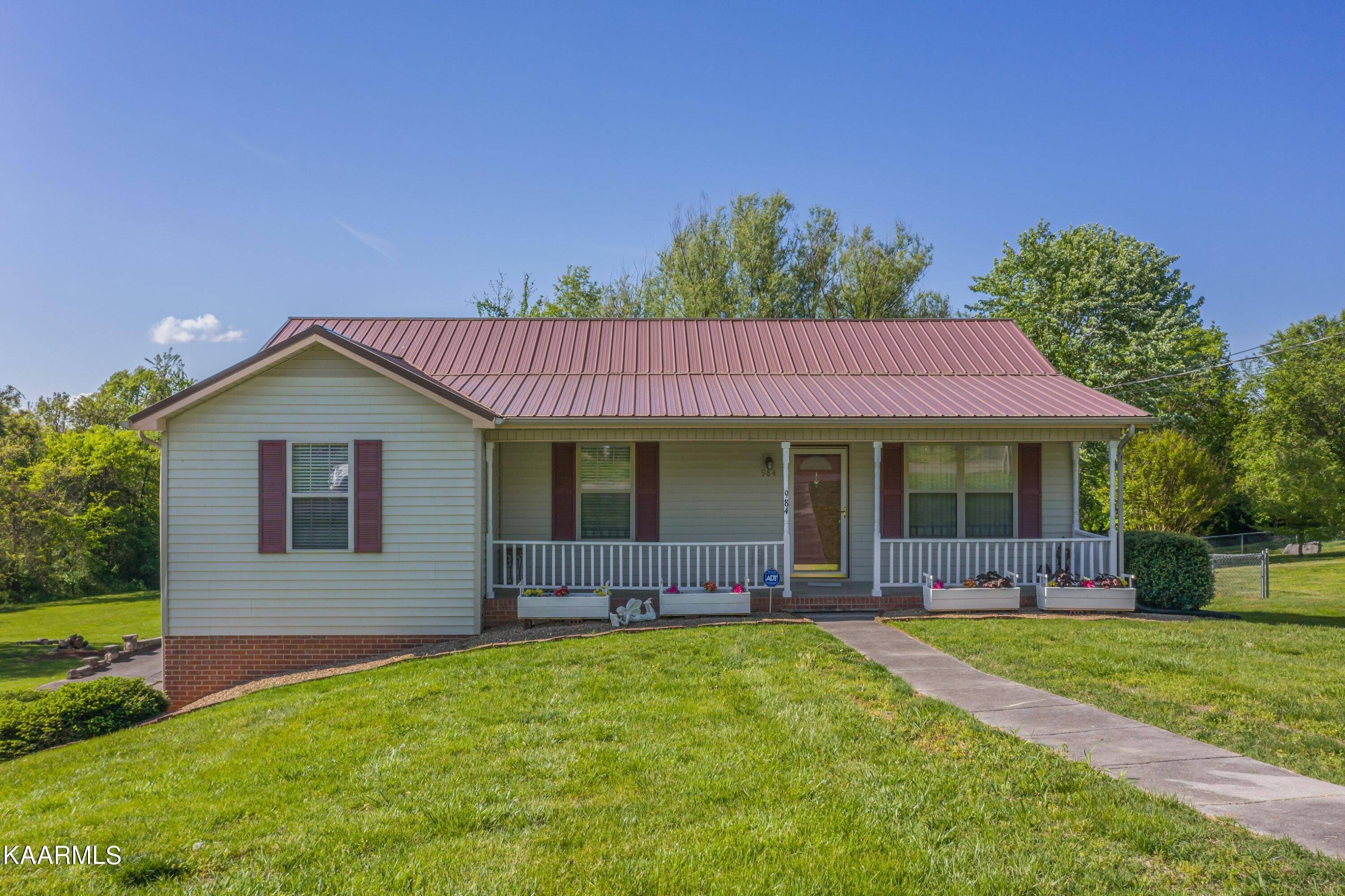 Morristown, TN 37814,984 Pinewood CIR