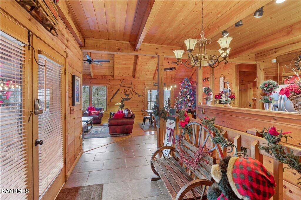 Gatlinburg, TN 37738,259 Poplar LN