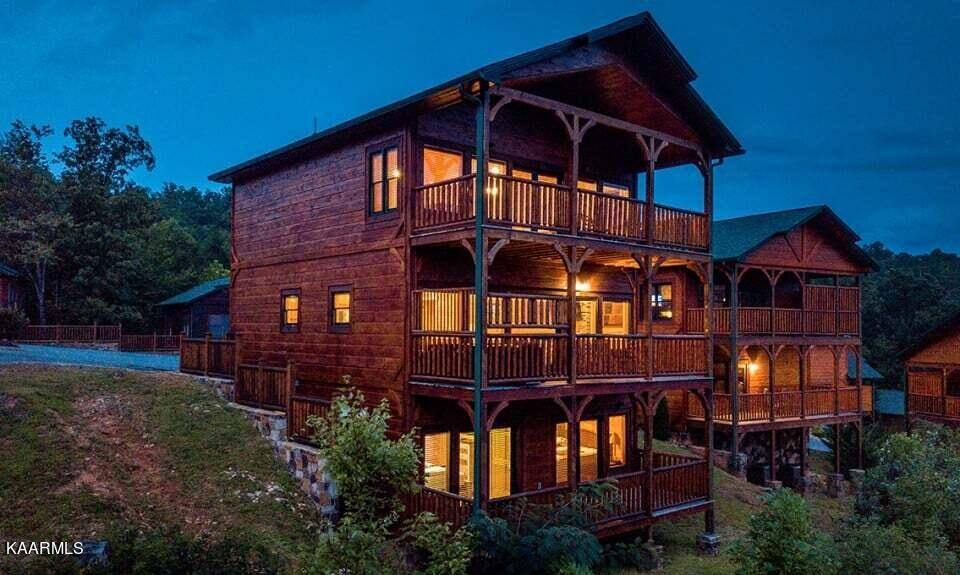 Gatlinburg, TN 37738,880 Great Smoky WAY