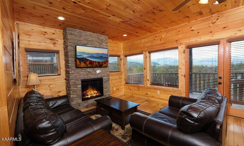 Gatlinburg, TN 37738,880 Great Smoky WAY