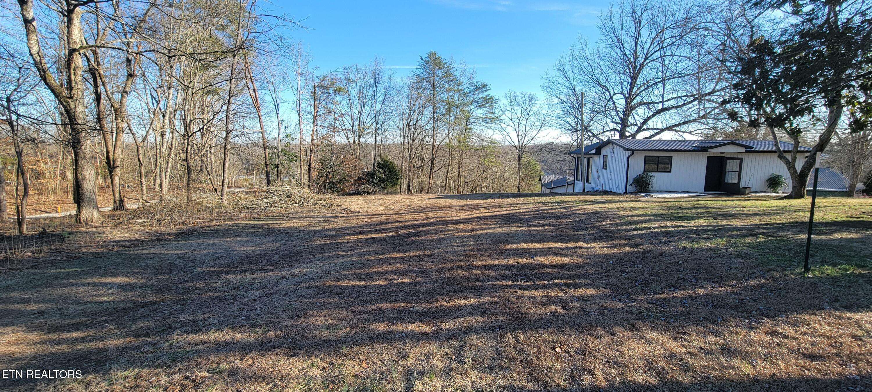 Harriman, TN 37748,910 Skyline DR