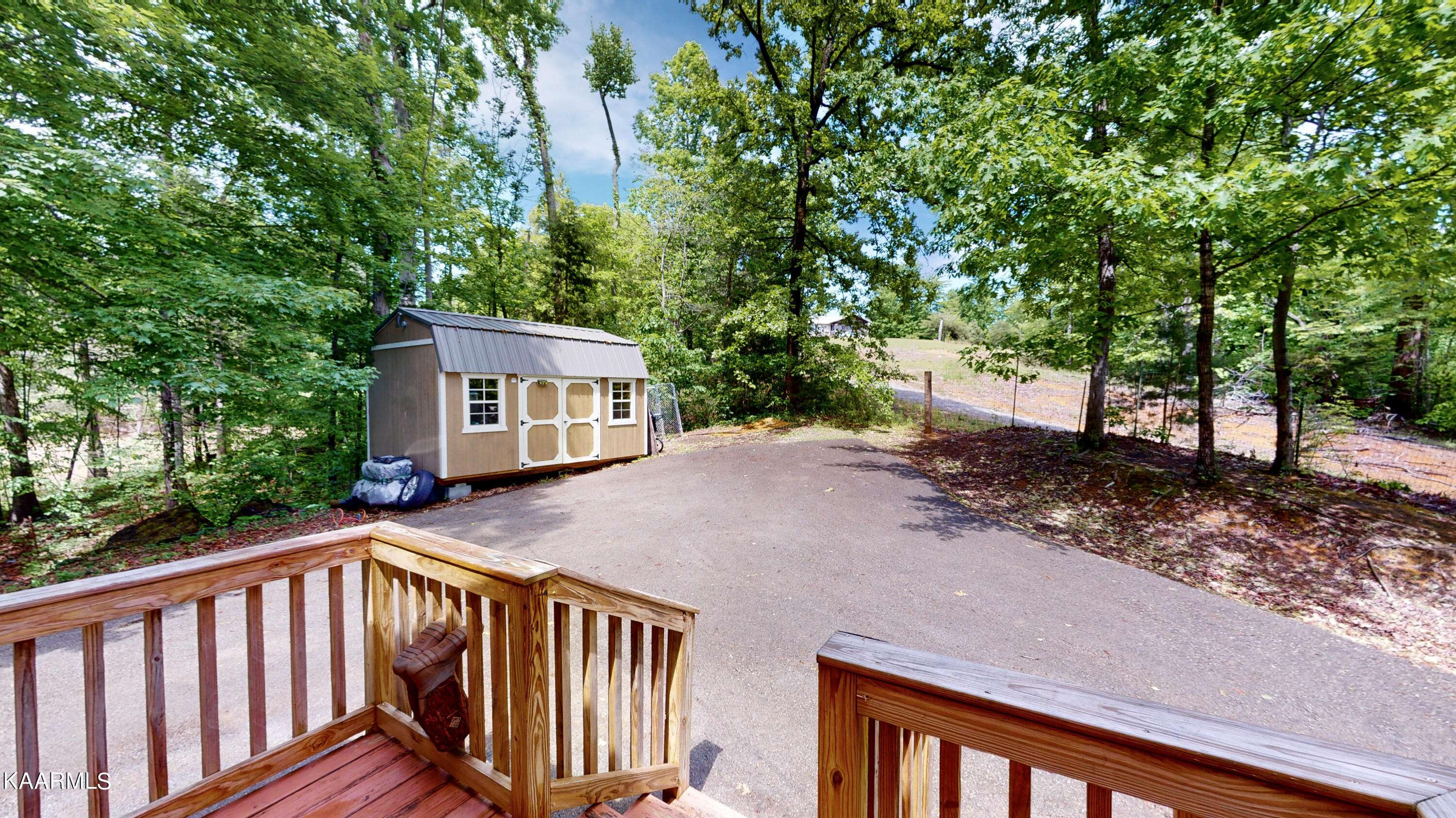 Tellico Plains, TN 37385,256 Lee Rd