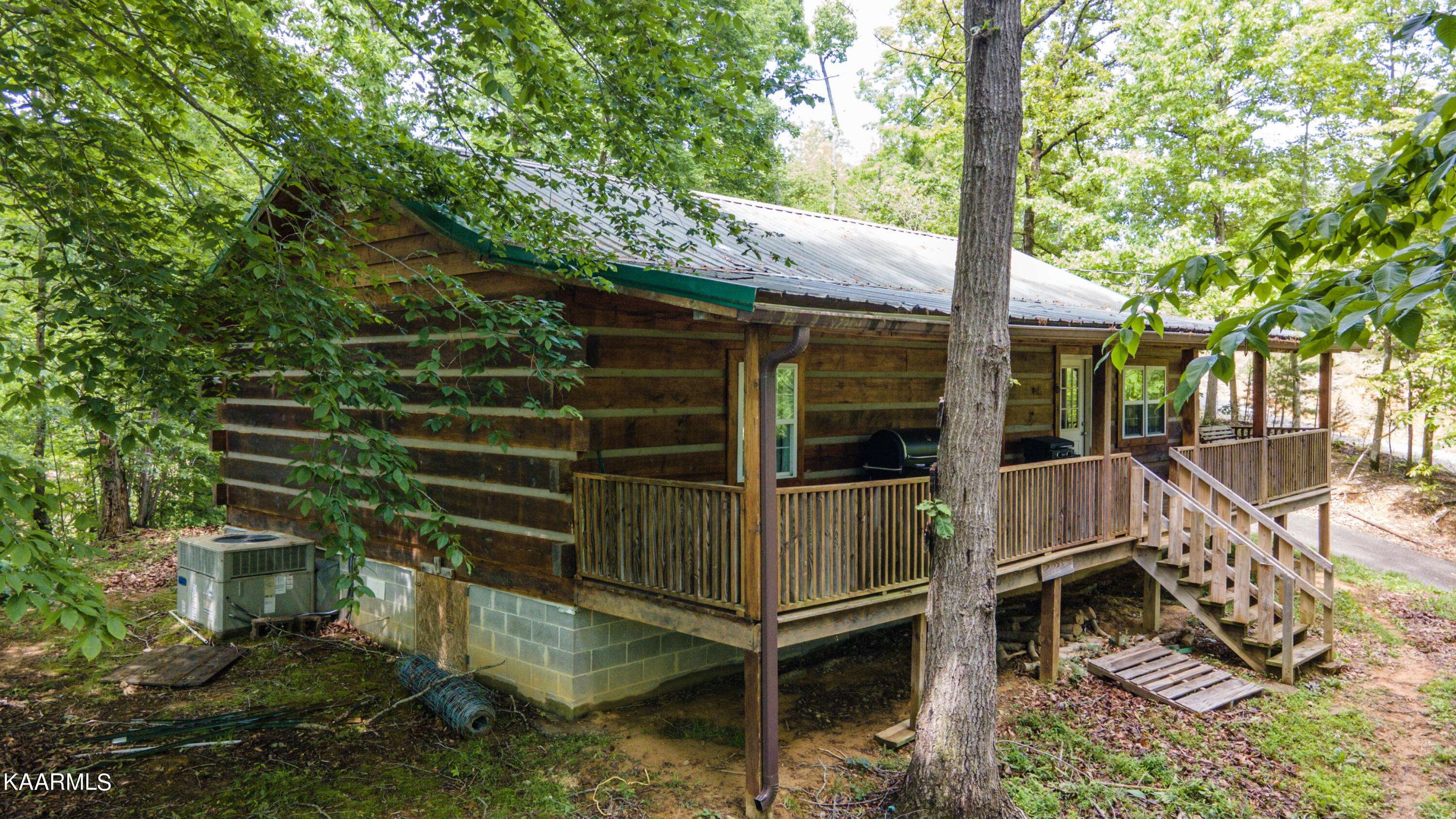 Tellico Plains, TN 37385,256 Lee Rd