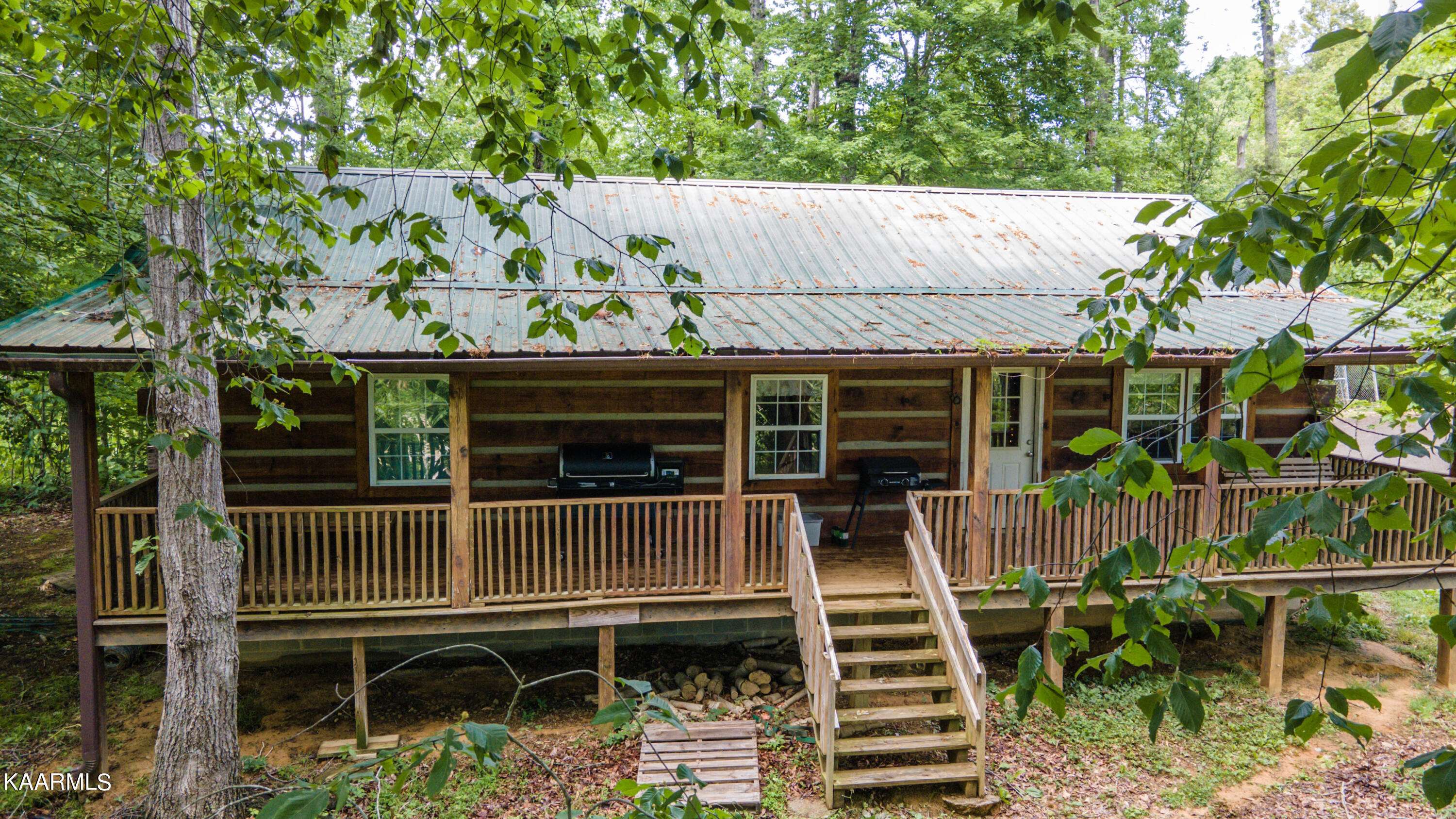 Tellico Plains, TN 37385,256 Lee Rd