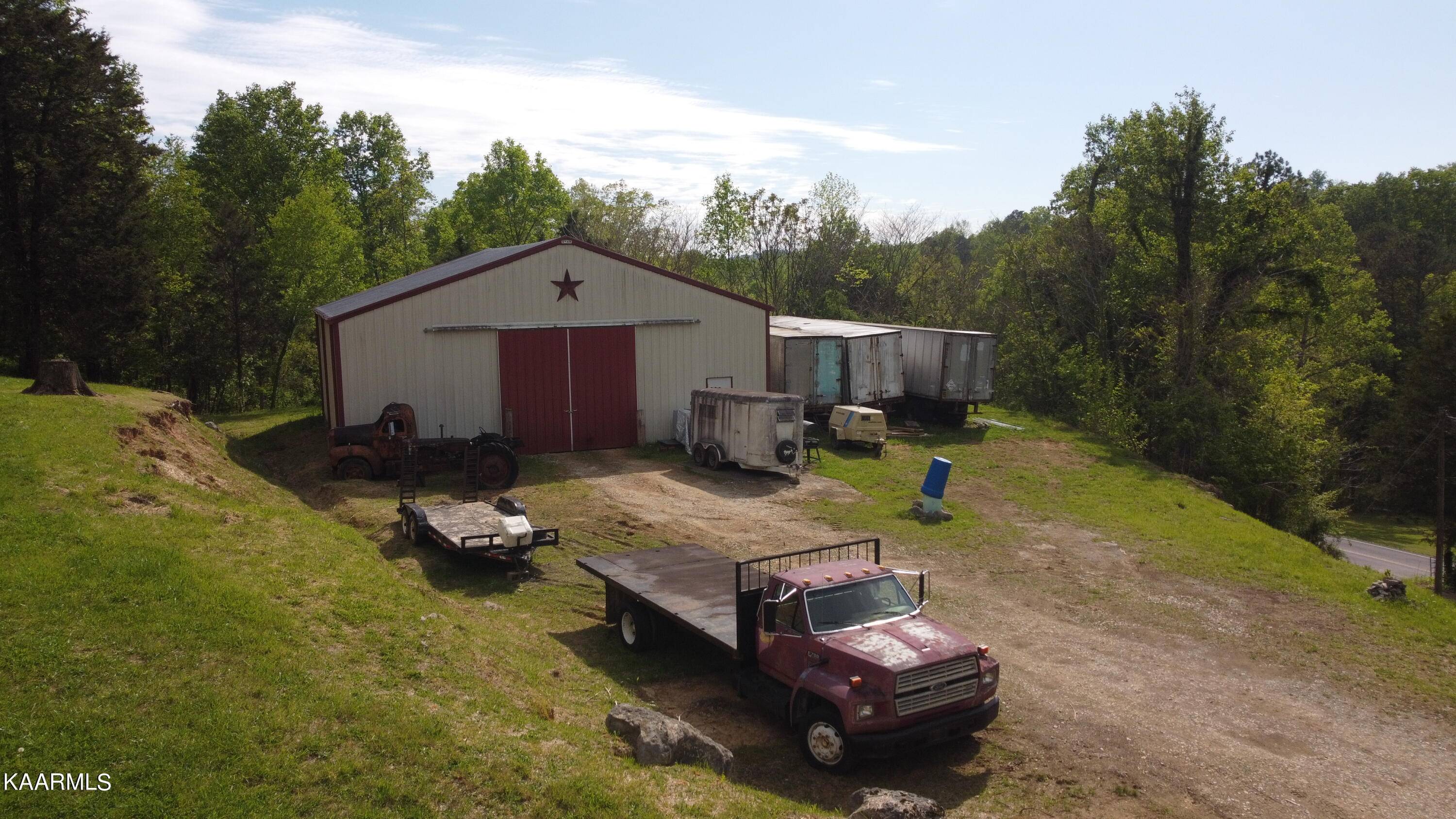 Clinton, TN 37716,363 Granite Rd