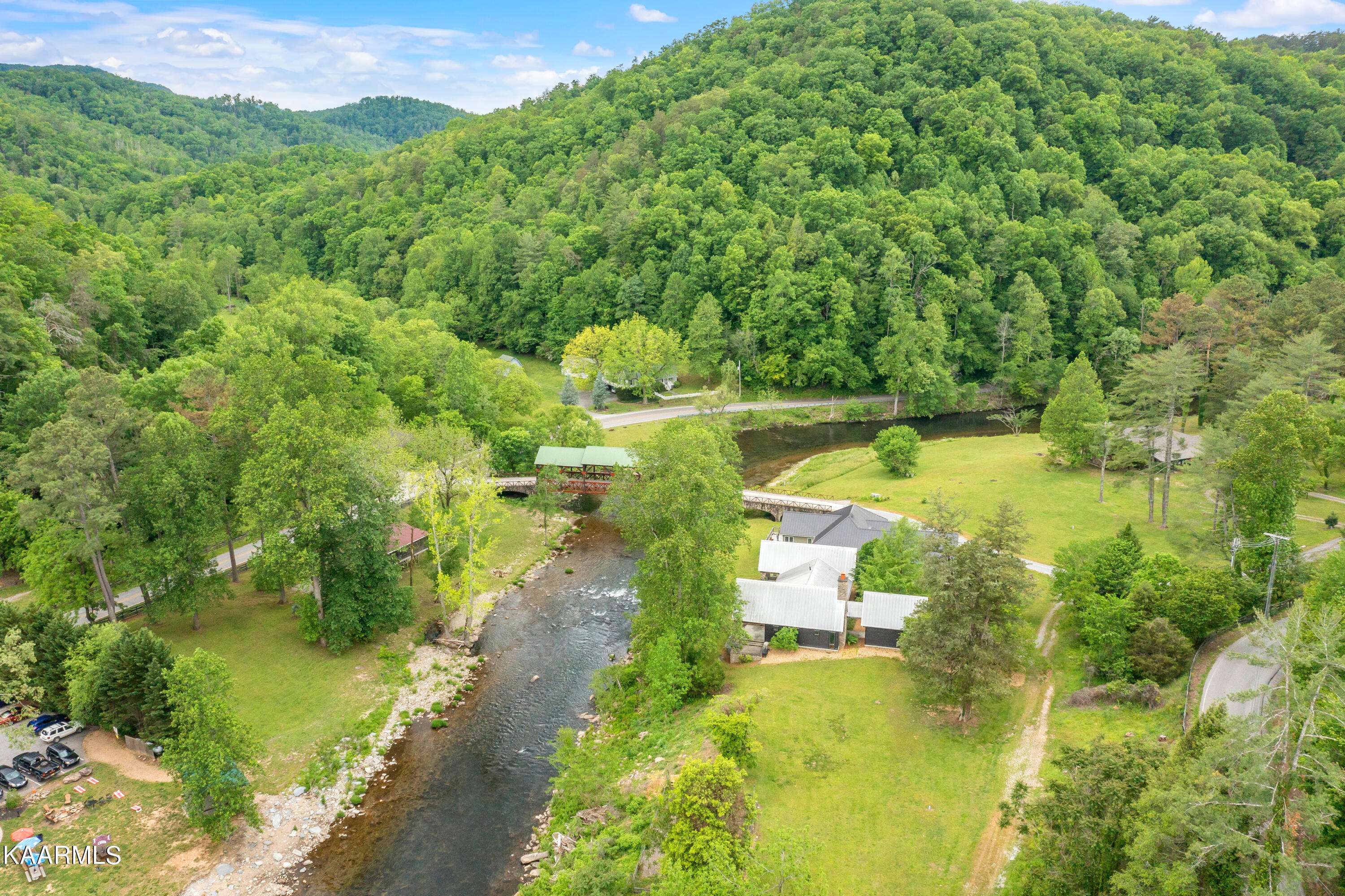 Tellico Plains, TN 37385,264 Rafter Rd