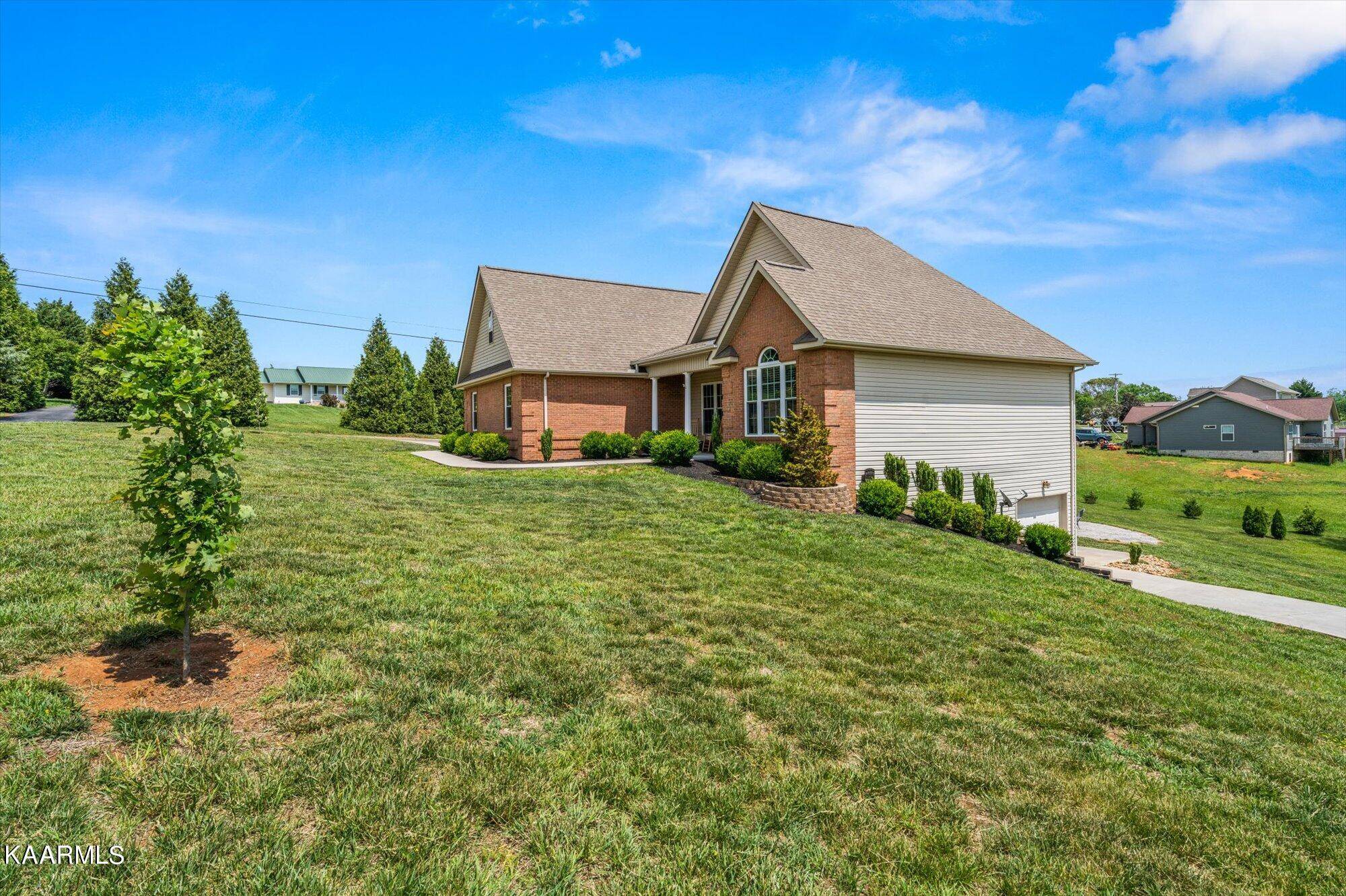 Dandridge, TN 37725,229 Florence CIR